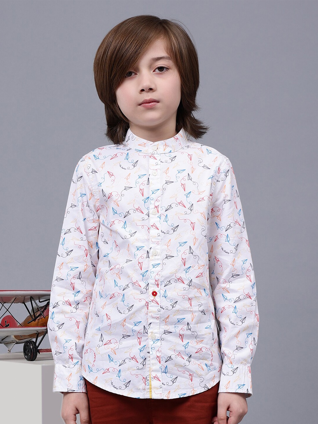 One Friday Boys Comfort Conversational Printed Mandarin Collar Pure Cotton Casual Shirt, White
One Friday Boys Comfort Conversational Printed Mandarin Collar Pure Cotton Casual Shirt, White