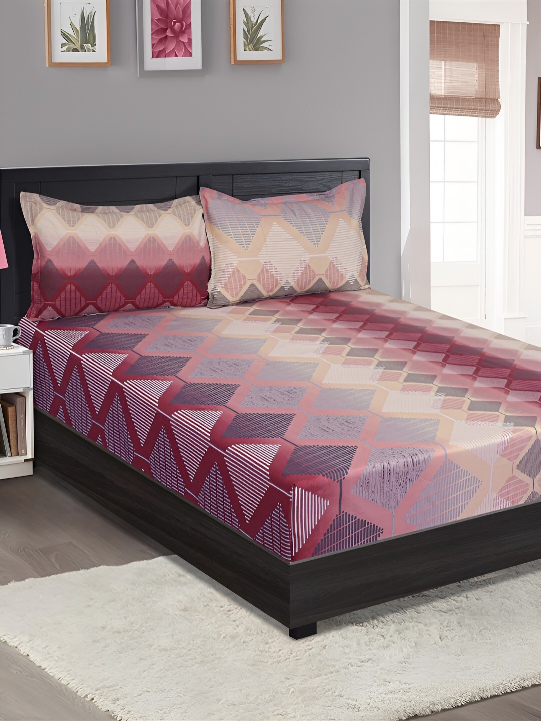 Aura Pink & Cream Geometric Printed 144 TC Queen Bedsheet With 2 Pillow Covers, Purple
Aura Pink & Cream Geometric Printed 144 TC Queen Bedsheet With 2 Pillow Covers, Purple
