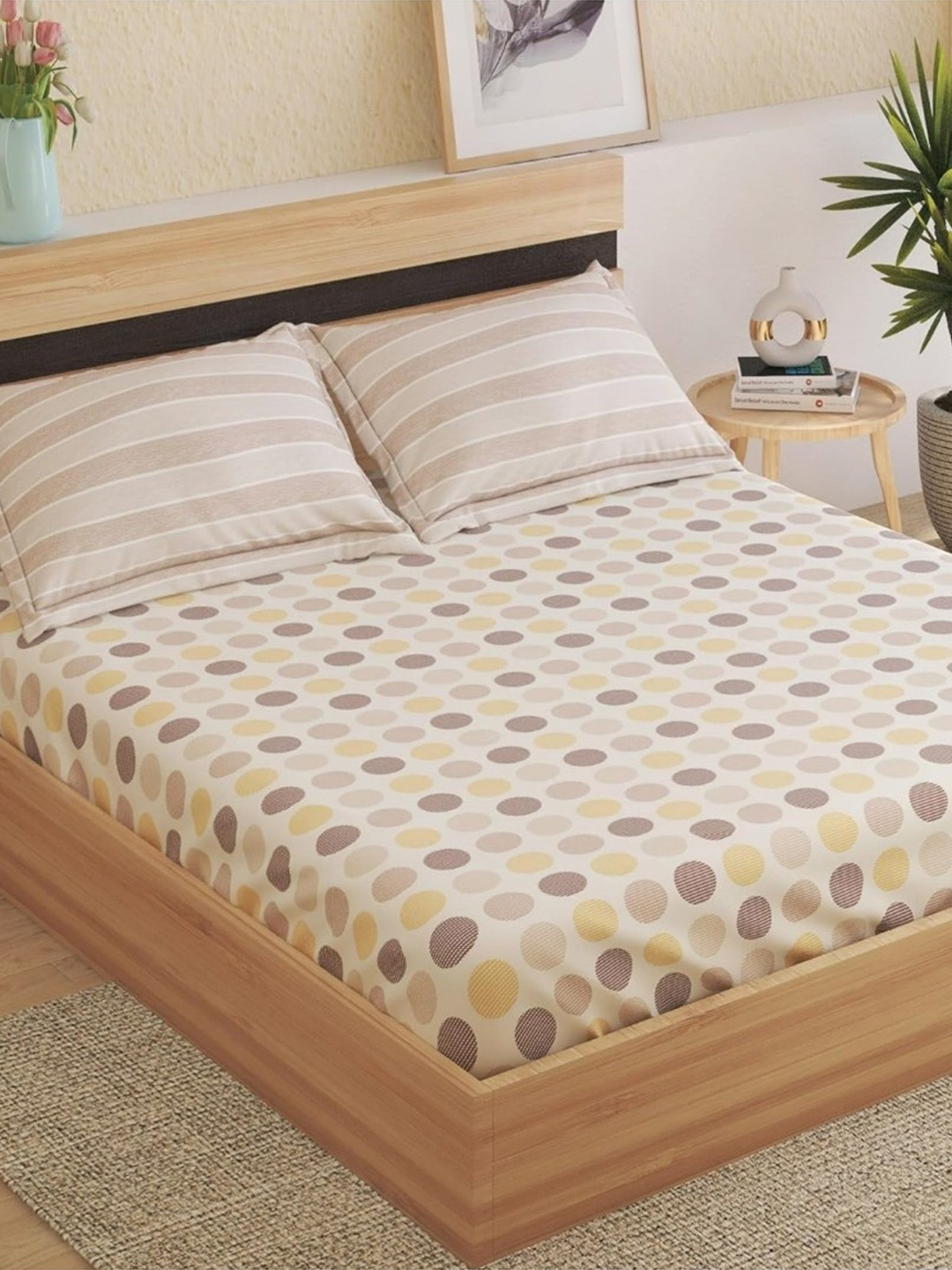 UrbanArts Gold Toned & Brown Printed Cotton 400 TC King Bedsheet With 2 Pillow Covers
UrbanArts Gold Toned & Brown Printed Cotton 400 TC King Bedsheet With 2 Pillow Covers
