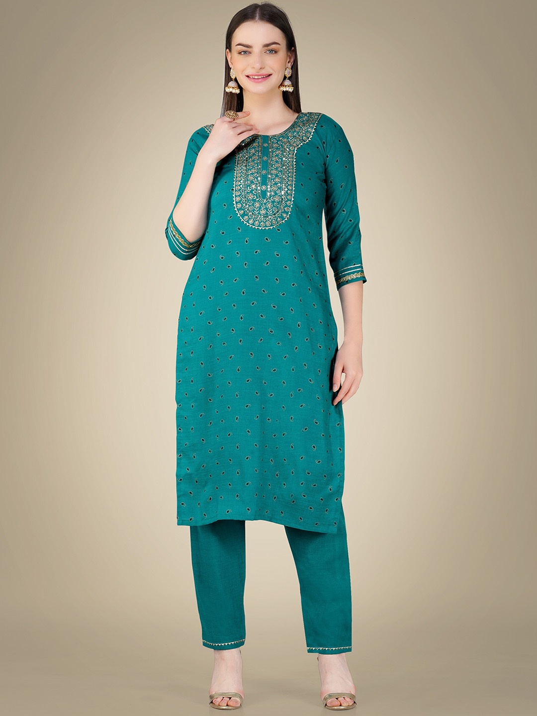 Riddhi Textile Hub Ethnic Motifs Embroidered Kurta with Trousers & With Dupatta, Green
Riddhi Textile Hub Ethnic Motifs Embroidered Kurta with Trousers & With Dupatta, Green