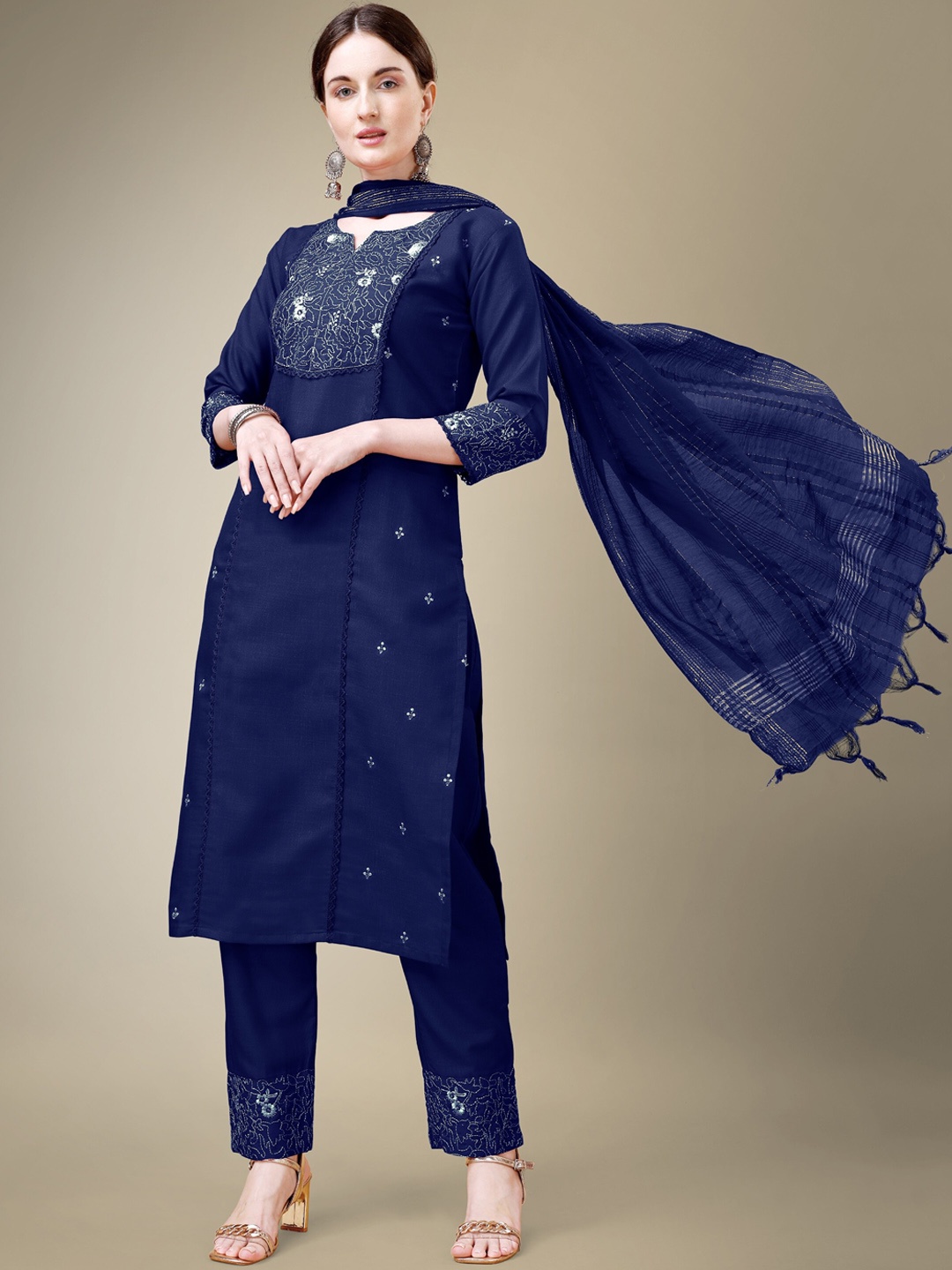 Riddhi Textile Hub Ethnic Motifs Embroidered Thread Work Kurta & Trousers With Dupatta, Navy blue
Riddhi Textile Hub Ethnic Motifs Embroidered Thread Work Kurta & Trousers With Dupatta, Navy blue