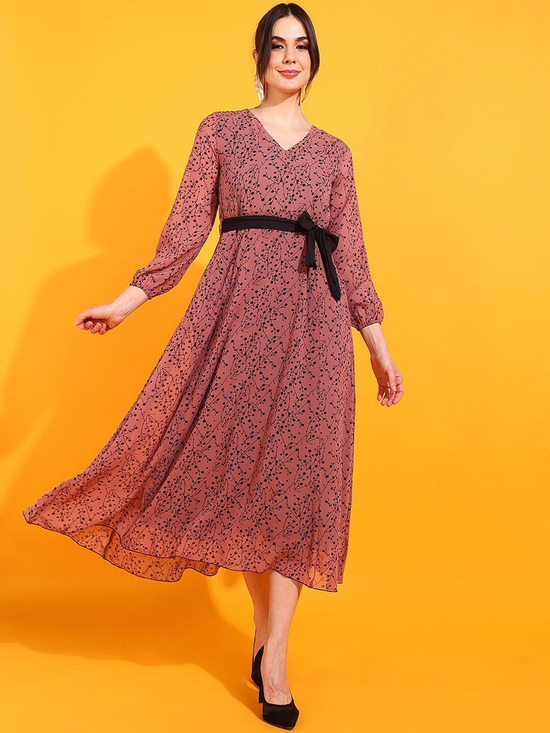 DressBerry Pink Floral Printed Georgette V-Neck Fit & Flare Midi Dress with Belt
DressBerry Pink Floral Printed Georgette V-Neck Fit & Flare Midi Dress with Belt