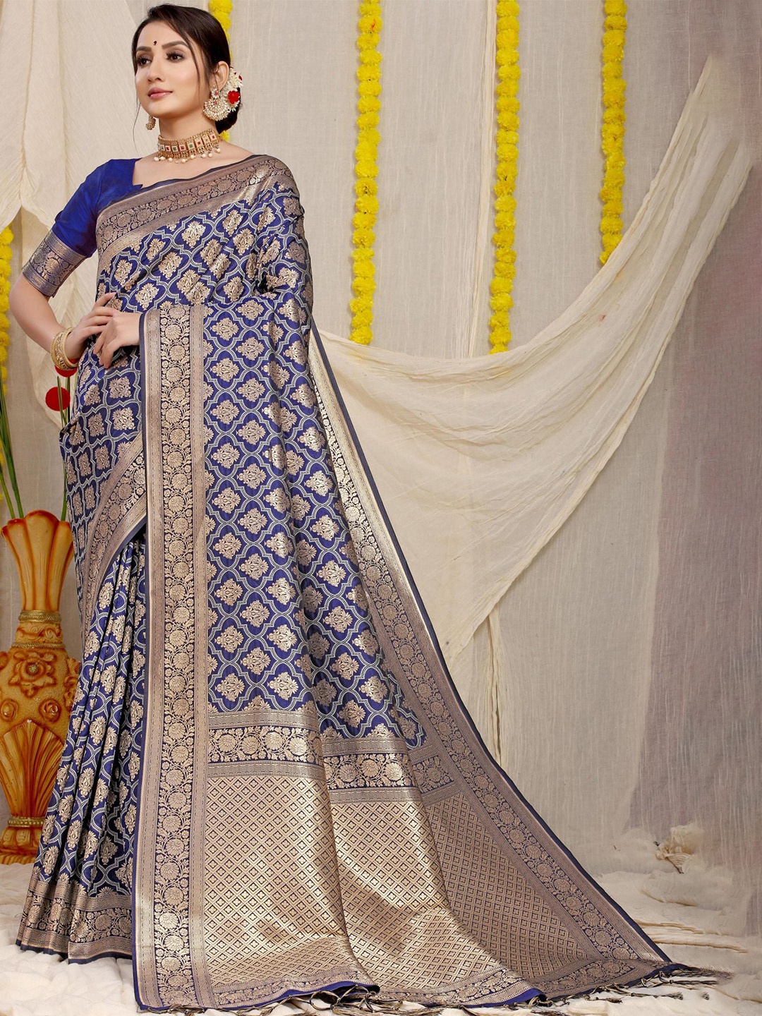 PATIALAPICKS Ethnic Motifs Woven Design Zari Pure Silk Kanjeevaram Saree, Blue
PATIALAPICKS Ethnic Motifs Woven Design Zari Pure Silk Kanjeevaram Saree, Blue