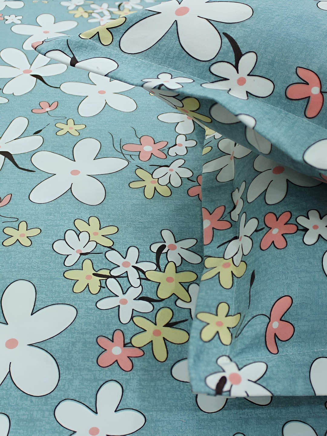 Aurave Green & White Floral 210 TC Microfiber King Bedsheet With 2 Pillow Covers
Aurave Green & White Floral 210 TC Microfiber King Bedsheet With 2 Pillow Covers