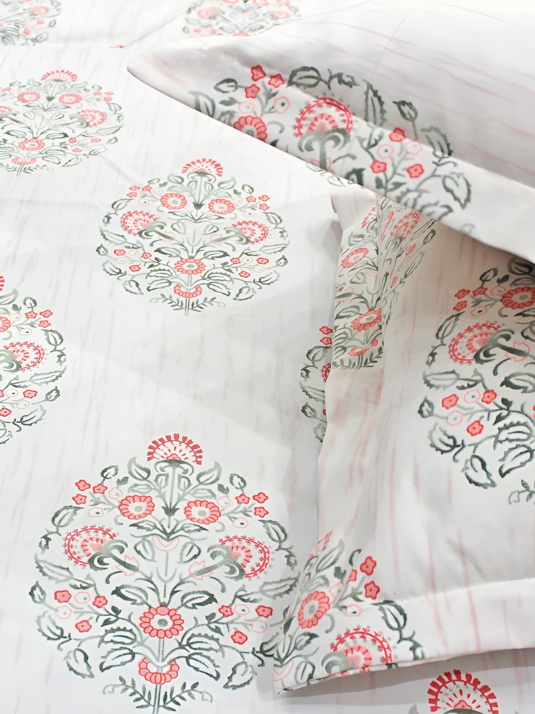 Aurave White & Coral Ethnic Motifs 210 TC Microfiber King Bedsheet With 2 Pillow Covers
Aurave White & Coral Ethnic Motifs 210 TC Microfiber King Bedsheet With 2 Pillow Covers
