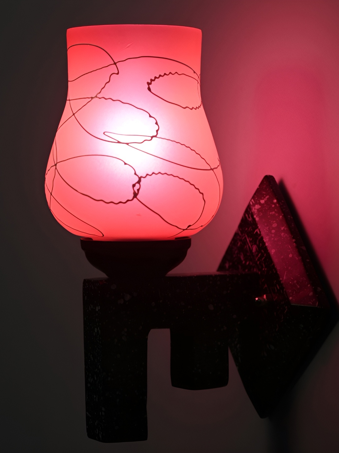 1ST TIME Pink & Black Printed Glass Traditional Rectangle Shaped Wall Lamp
1ST TIME Pink & Black Printed Glass Traditional Rectangle Shaped Wall Lamp