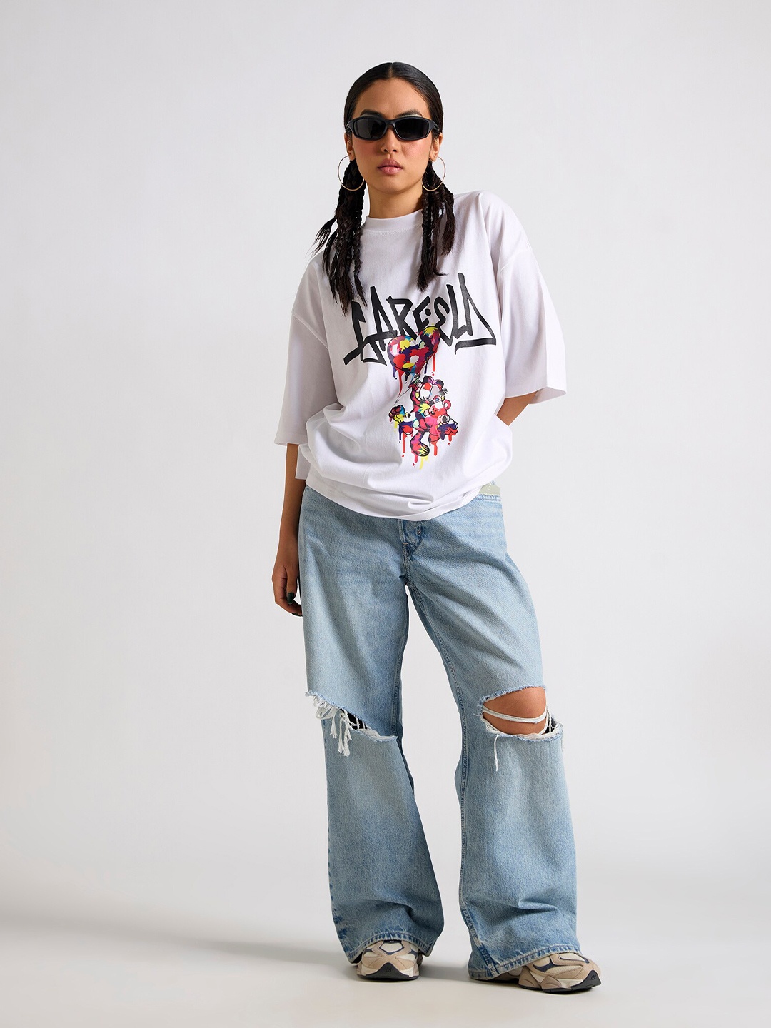 THE CLOTHING FACTORY Spongebob Printed Round Neck Drop-Shoulder Sleeves Oversized T-shirt, White
THE CLOTHING FACTORY Spongebob Printed Round Neck Drop-Shoulder Sleeves Oversized T-shirt, White