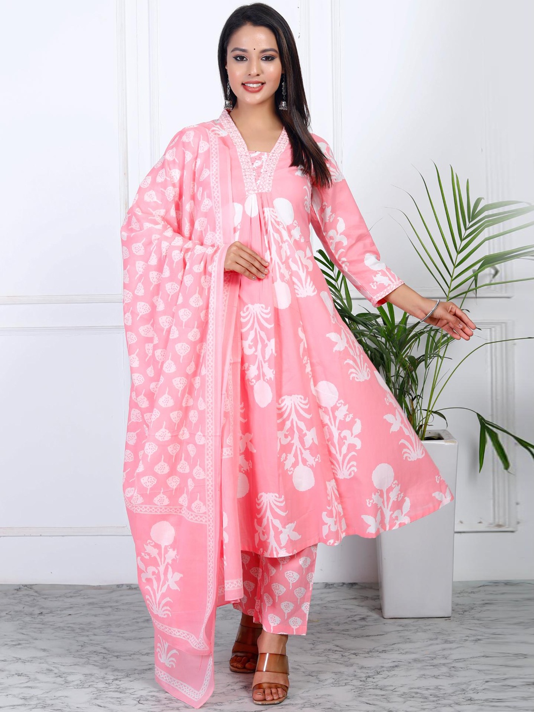 KALINI Women Floral Printed Regular Sequinned Pure Cotton Kurta with Trousers & With Dupatta, Pink
KALINI Women Floral Printed Regular Sequinned Pure Cotton Kurta with Trousers & With Dupatta, Pink
