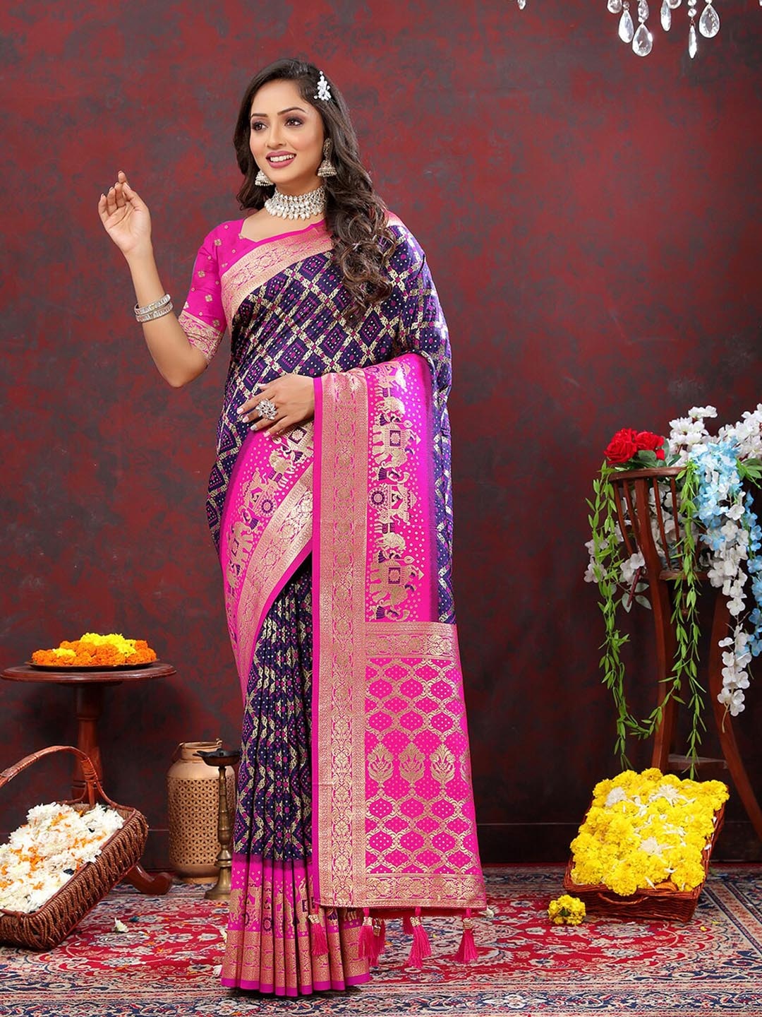 MARGI DESIGNERS Ethnic Motifs Woven Design Zari Art Silk Kanjeevaram Saree, Navy blue
MARGI DESIGNERS Ethnic Motifs Woven Design Zari Art Silk Kanjeevaram Saree, Navy blue