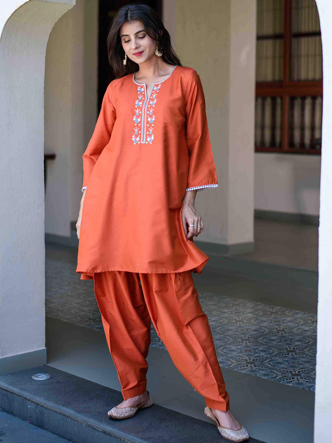 Label Shaurya Sanadhya Ethnic Motifs Embroidered Thread Work Straight Kurta With Salwar, Orange
Label Shaurya Sanadhya Ethnic Motifs Embroidered Thread Work Straight Kurta With Salwar, Orange