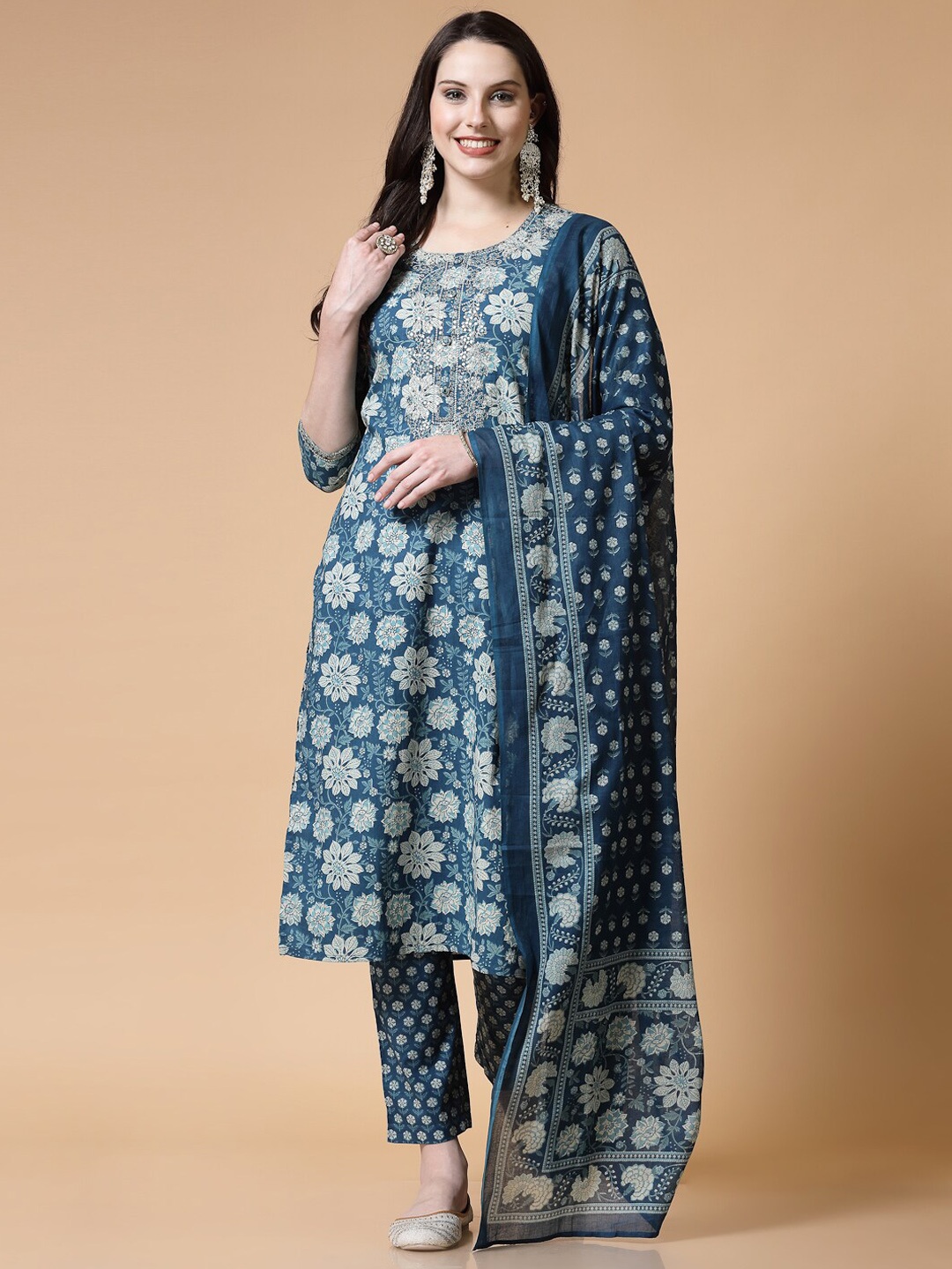 SkyaSia Floral Printed Straight Pure Cotton Kurta with Trousers & Dupatta, Blue
SkyaSia Floral Printed Straight Pure Cotton Kurta with Trousers & Dupatta, Blue
