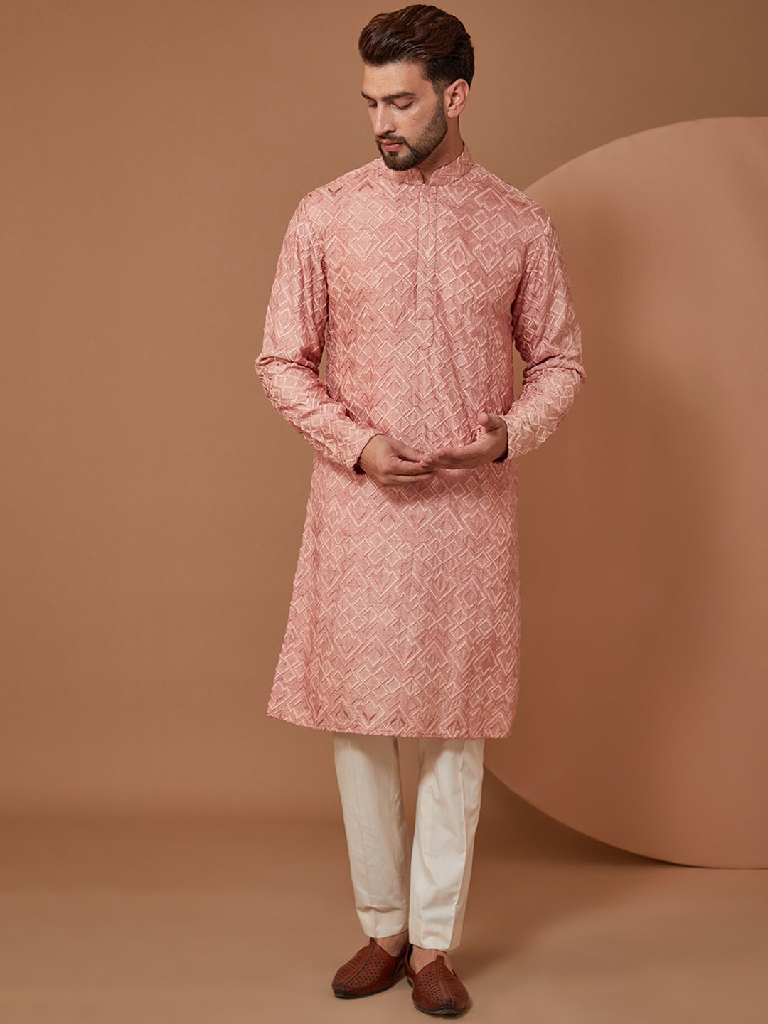 KASBAH CLOTHING NISHCHAIY SAJDEH Geometric Embroidered Regular Kurta with Trousers, Peach
KASBAH CLOTHING NISHCHAIY SAJDEH Geometric Embroidered Regular Kurta with Trousers, Peach