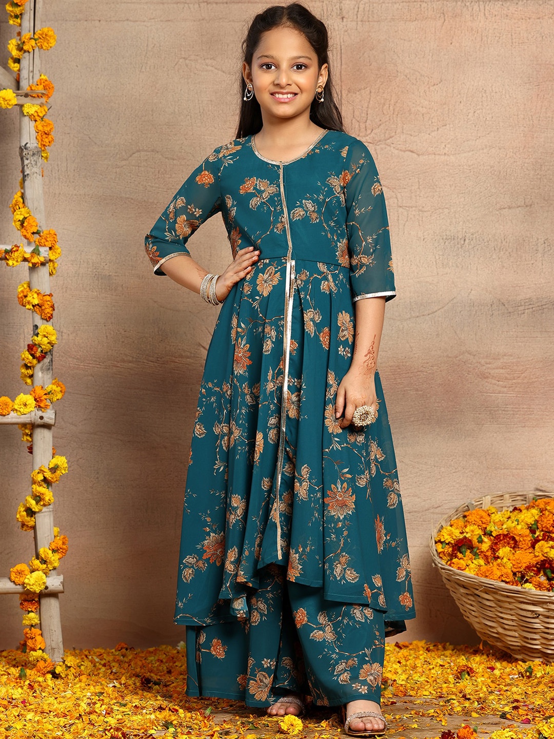 Miss Indya Girls Floral Printed Gotta Patti Anarkali Kurta With Trousers, Green
Miss Indya Girls Floral Printed Gotta Patti Anarkali Kurta With Trousers, Green