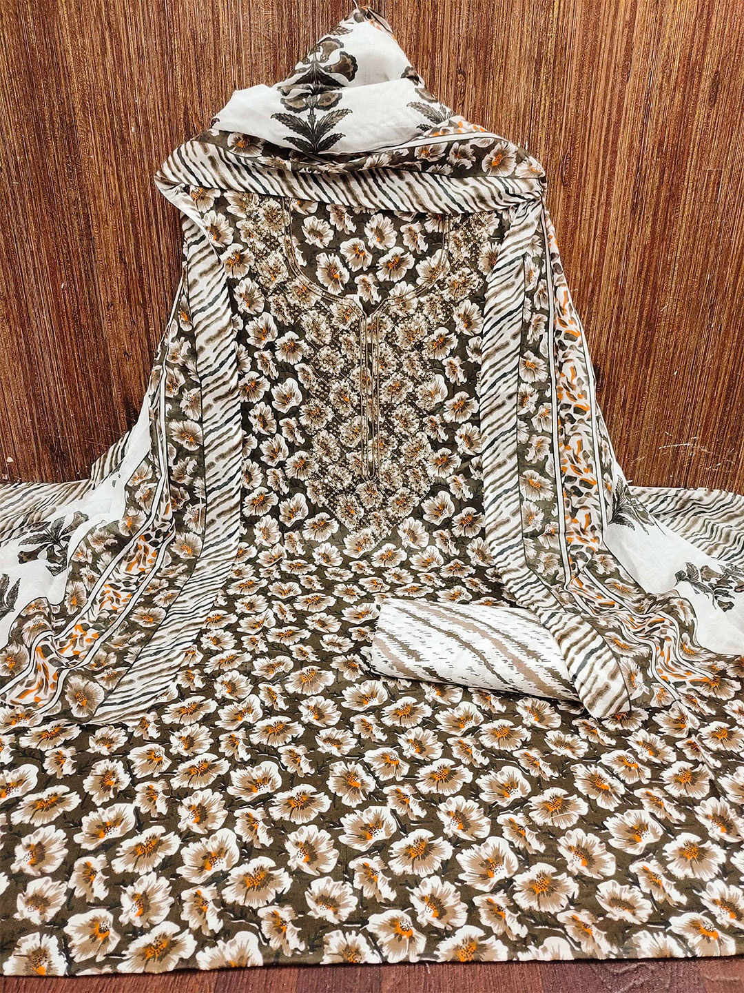 KALINI Ethnic Motifs Printed Pure Cotton Sequinned Unstitched Dress Material, White
KALINI Ethnic Motifs Printed Pure Cotton Sequinned Unstitched Dress Material, White
