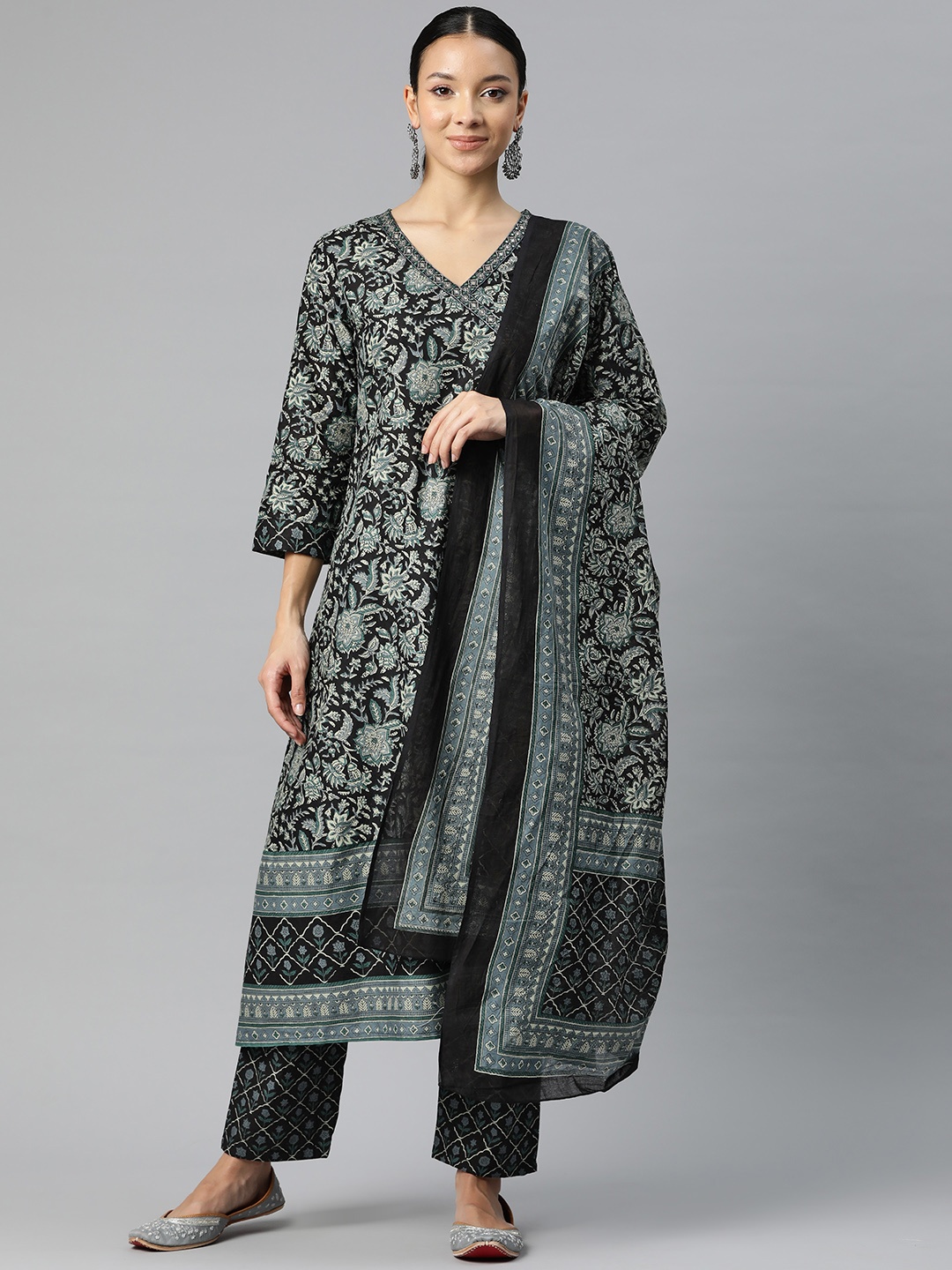 Yuris Women Ethnic Motifs Printed Regular Mirror Work Pure Cotton Kurta with Trousers & With Dupatta, Navy blue
Yuris Women Ethnic Motifs Printed Regular Mirror Work Pure Cotton Kurta with Trousers & With Dupatta, Navy blue