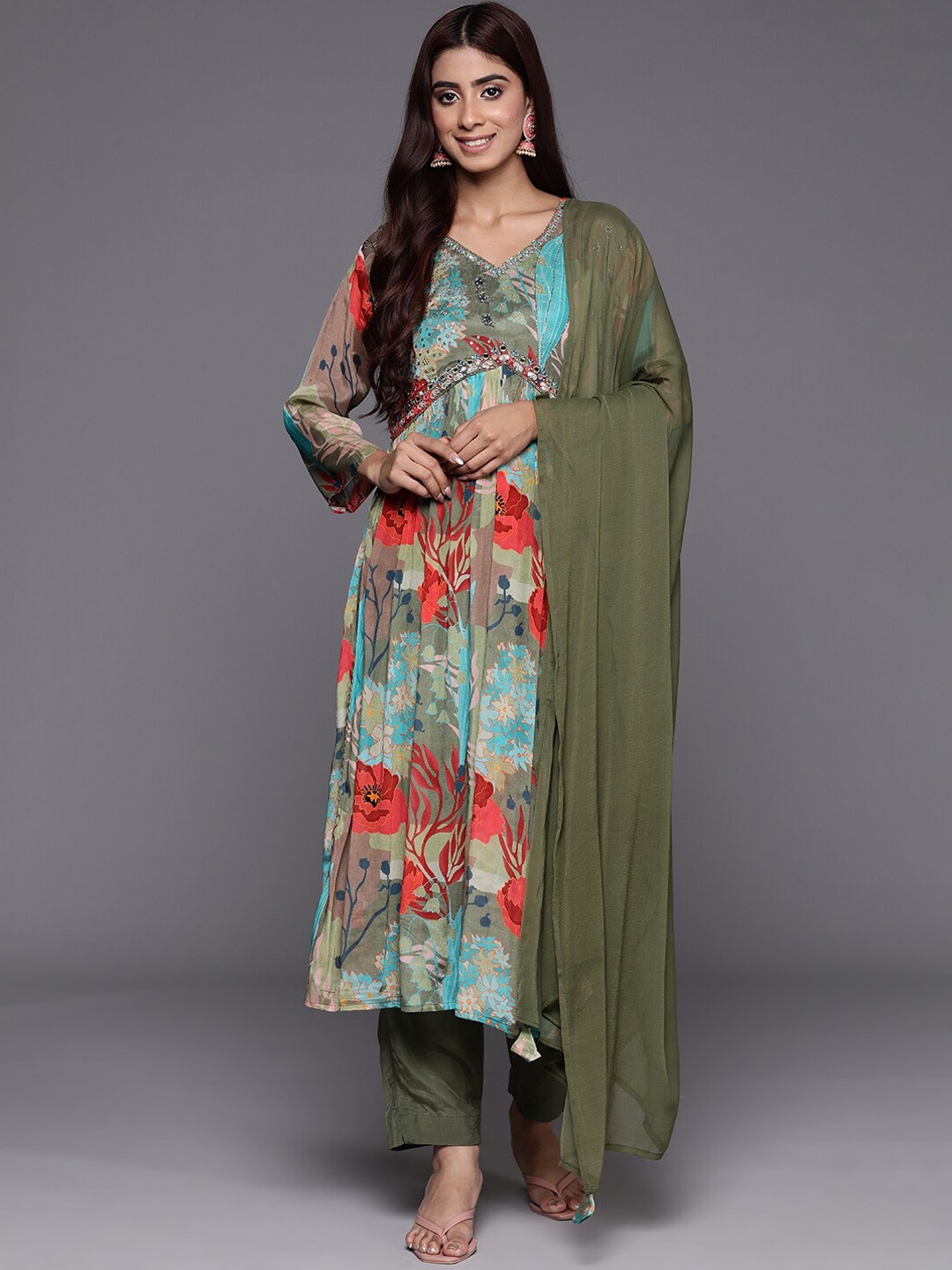 Mitera Floral Printed V-Neck Long Sleeves Beads and Stones Pure Silk Kurta Set, Green
Mitera Floral Printed V-Neck Long Sleeves Beads and Stones Pure Silk Kurta Set, Green