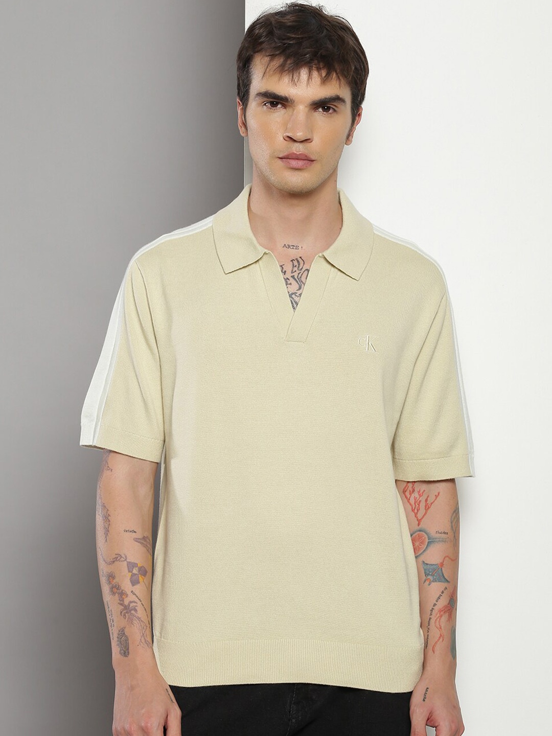 Calvin Klein Polo Collar Short Sleeves Organic Cotton Relaxed Fit Pockets Casual T-shirt, Beige
Calvin Klein Polo Collar Short Sleeves Organic Cotton Relaxed Fit Pockets Casual T-shirt, Beige