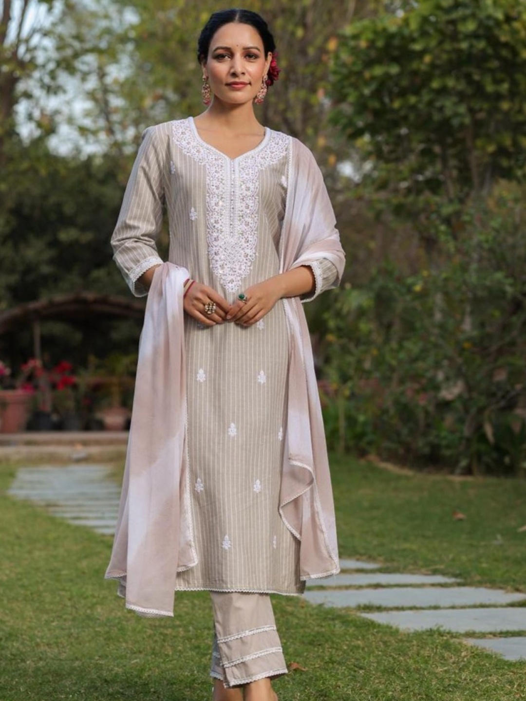 AUTUMN LANE Ethnic Motifs Embroidered Thread Work Pure Cotton Kurta With Trouser & Dupatta, Grey
AUTUMN LANE Ethnic Motifs Embroidered Thread Work Pure Cotton Kurta With Trouser & Dupatta, Grey