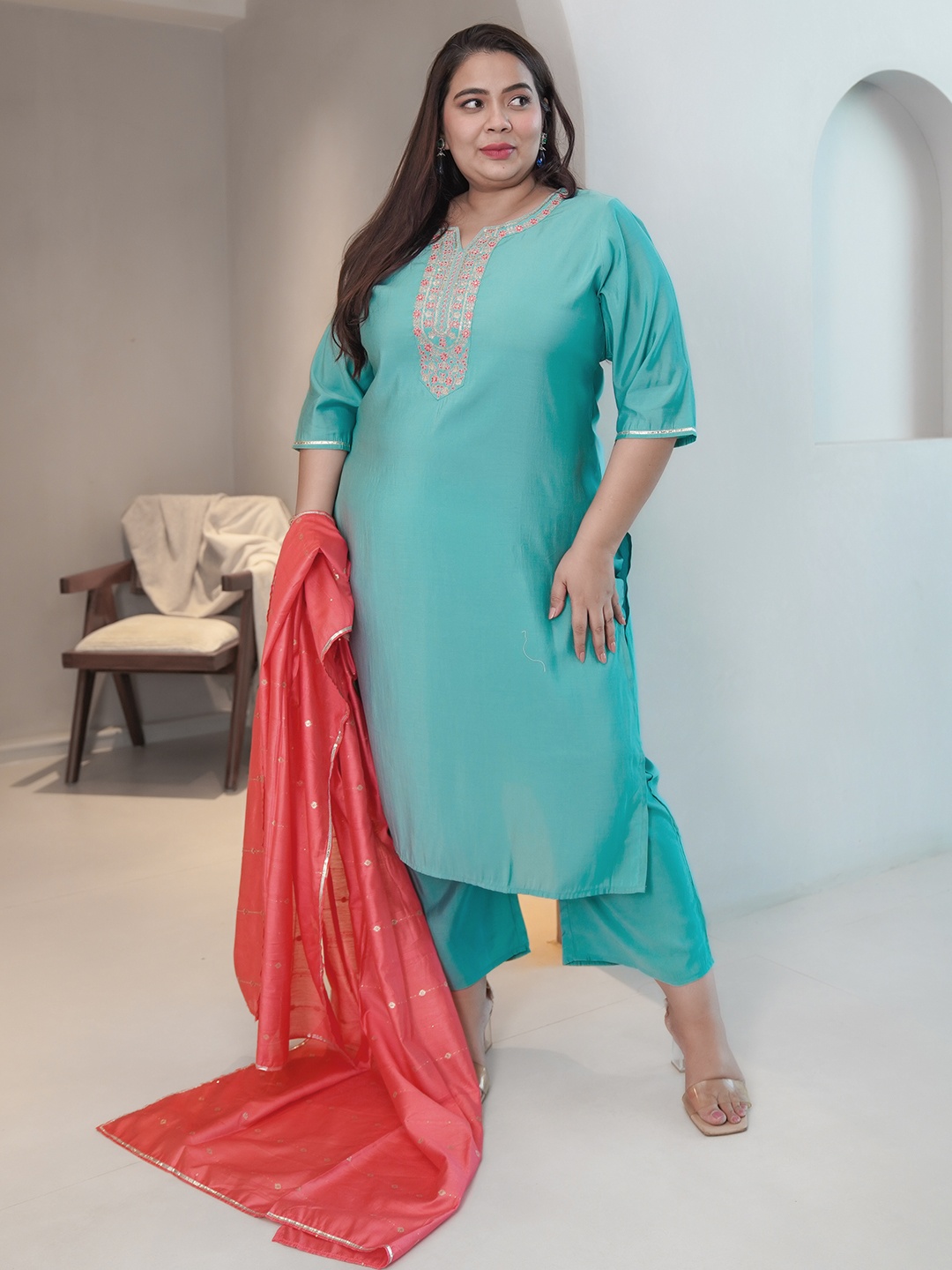EXTRA LOVE BY LIBAS Plus Size Floral Yoke Design Straight Kurta With Trousers & Dupatta, Blue
EXTRA LOVE BY LIBAS Plus Size Floral Yoke Design Straight Kurta With Trousers & Dupatta, Blue