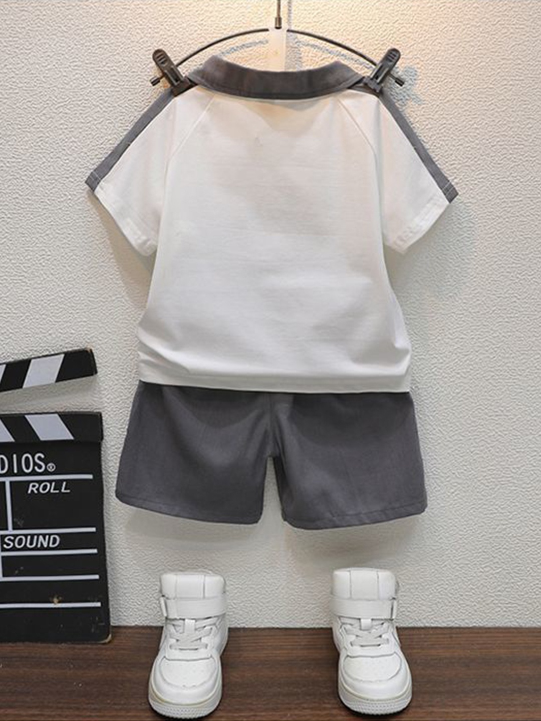 StyleCast x Revolte Boys Polo Collar Short Sleeves Colourblocked T-shirt with Shorts, Grey
StyleCast x Revolte Boys Polo Collar Short Sleeves Colourblocked T-shirt with Shorts, Grey