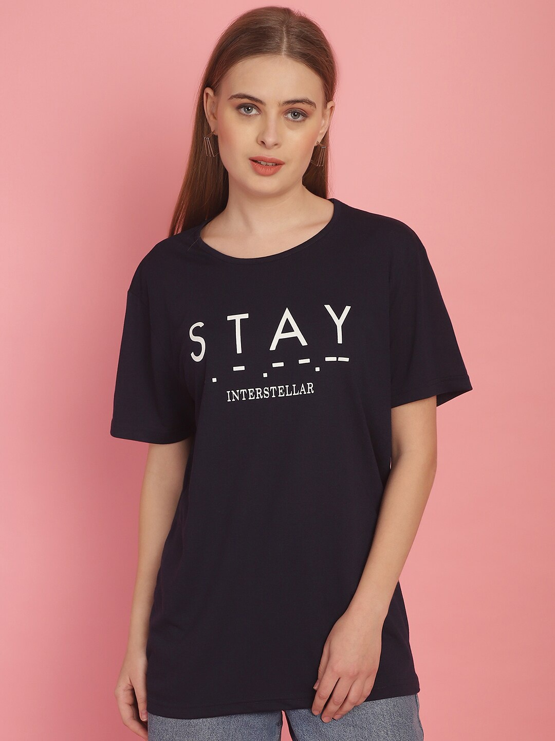 MACK JONNEY Women Typography Printed Drop-Shoulder Sleeves Oversized Cotton T-shirt, Navy blue
MACK JONNEY Women Typography Printed Drop-Shoulder Sleeves Oversized Cotton T-shirt, Navy blue