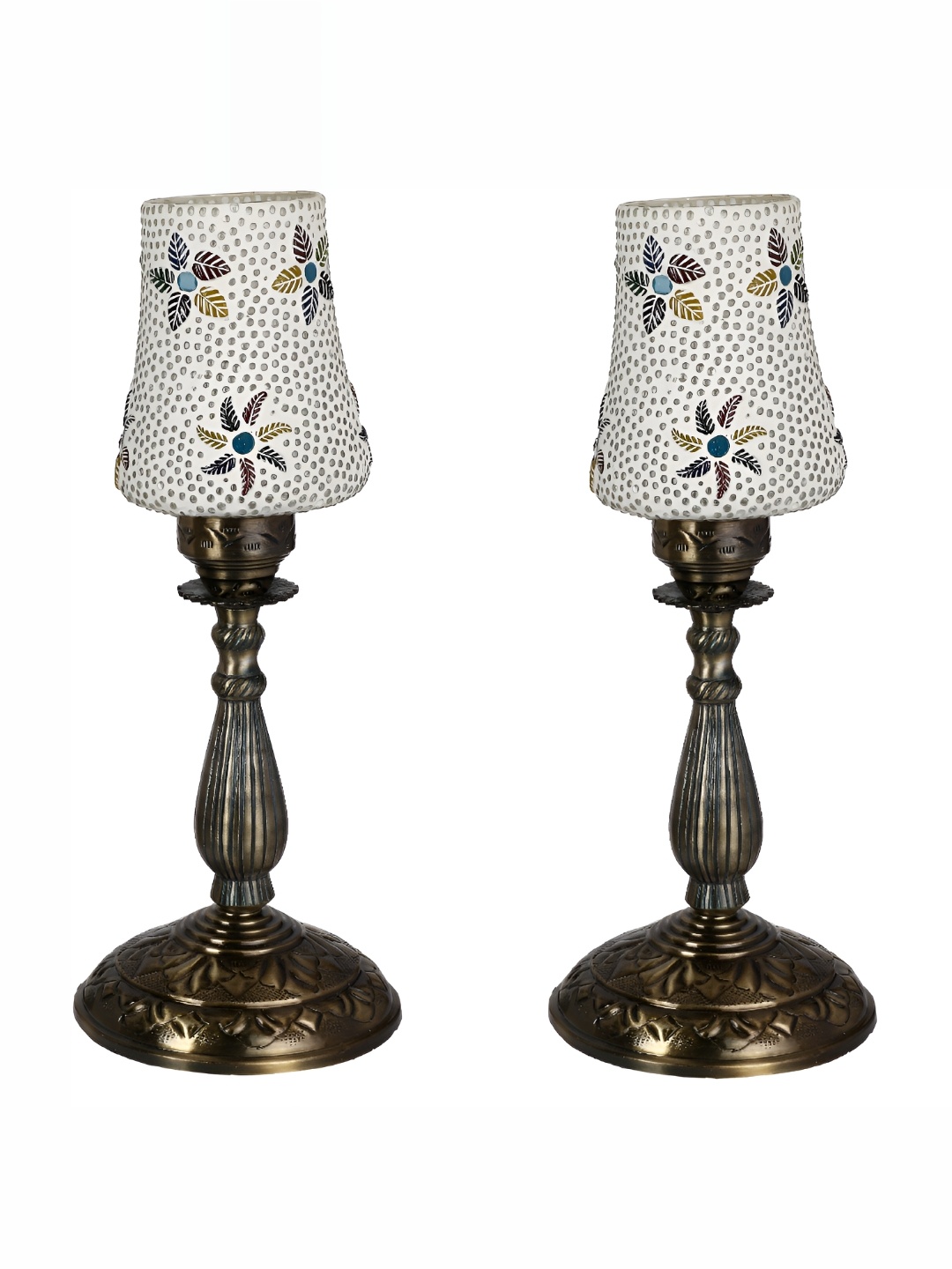 1ST TIME Blue & White 2 Pieces Textured Metal Traditional Frusturical Shaped Table Lamp, Gold
1ST TIME Blue & White 2 Pieces Textured Metal Traditional Frusturical Shaped Table Lamp, Gold