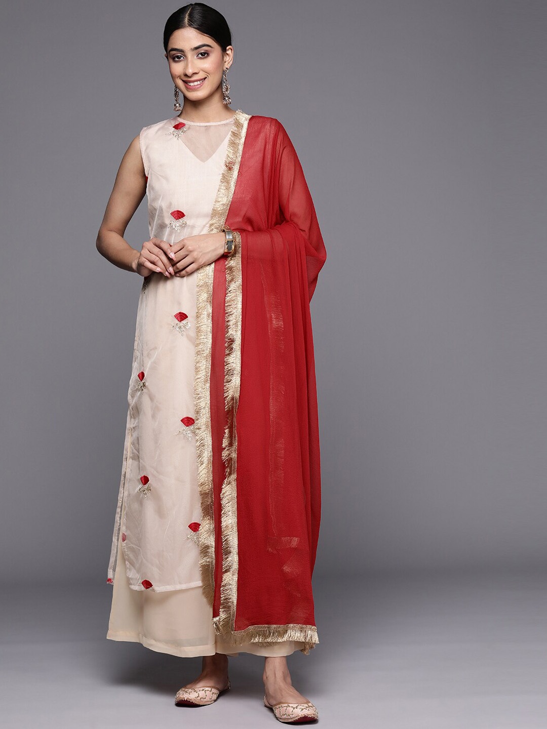 Mitera Ethnic Motifs Embroidered Round Neck Straight Kurta with Palazzos & Dupatta, Beige
Mitera Ethnic Motifs Embroidered Round Neck Straight Kurta with Palazzos & Dupatta, Beige