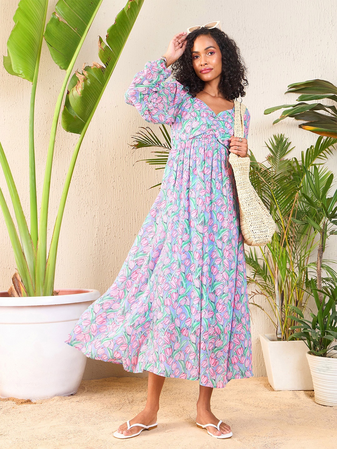 SASSAFRAS Floral Printed Sweetheart Neck Smocked Georgette Fit & Flare Maxi Dress, Pink
SASSAFRAS Floral Printed Sweetheart Neck Smocked Georgette Fit & Flare Maxi Dress, Pink