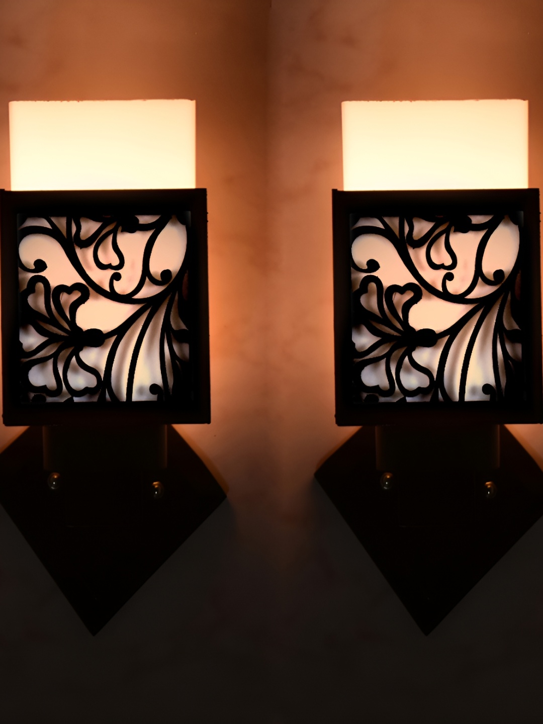 1ST TIME White & Black 2 Pieces Textured Wood Contemporary Square Shaped Wall Lamp
1ST TIME White & Black 2 Pieces Textured Wood Contemporary Square Shaped Wall Lamp