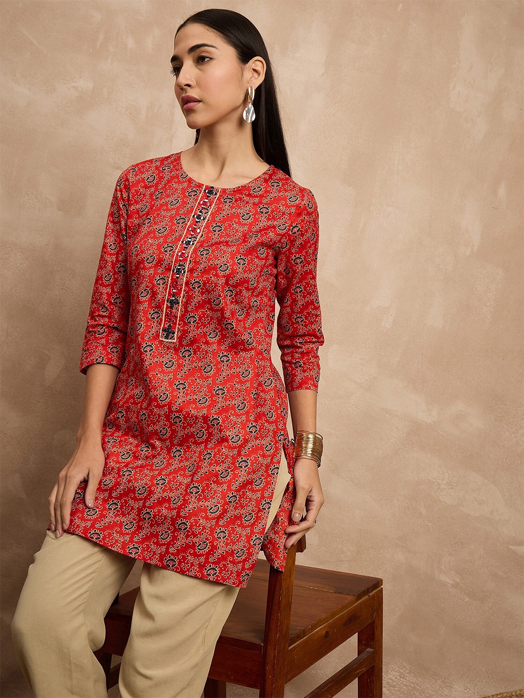 all about you Ethnic Motifs Printed Mirror Work Pure Cotton Straight Short Kurti, Orange
all about you Ethnic Motifs Printed Mirror Work Pure Cotton Straight Short Kurti, Orange