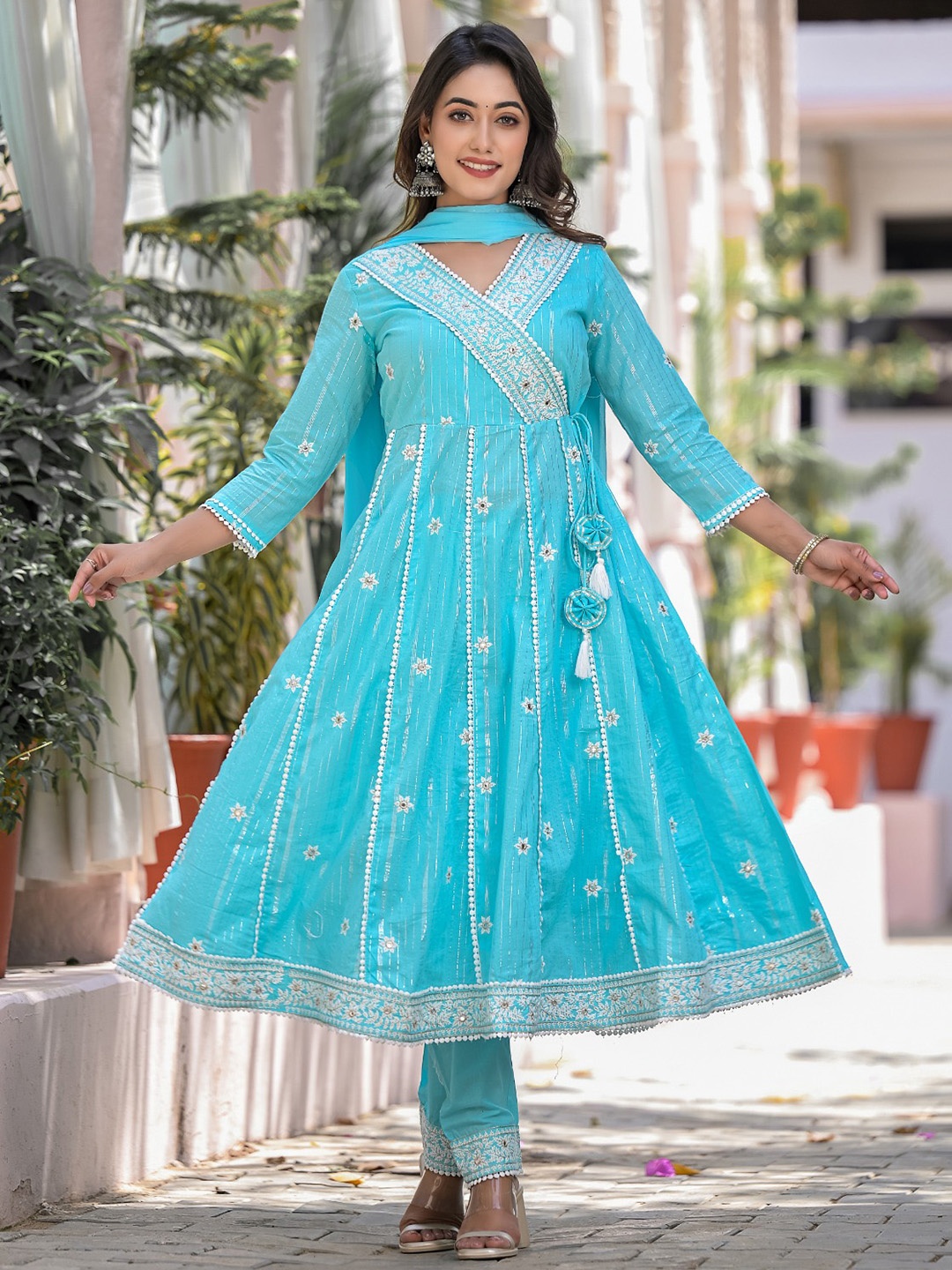 Mitera Floral Embroidered Panelled Pure Cotton Kurta With Trousers & Dupatta, Blue
Mitera Floral Embroidered Panelled Pure Cotton Kurta With Trousers & Dupatta, Blue