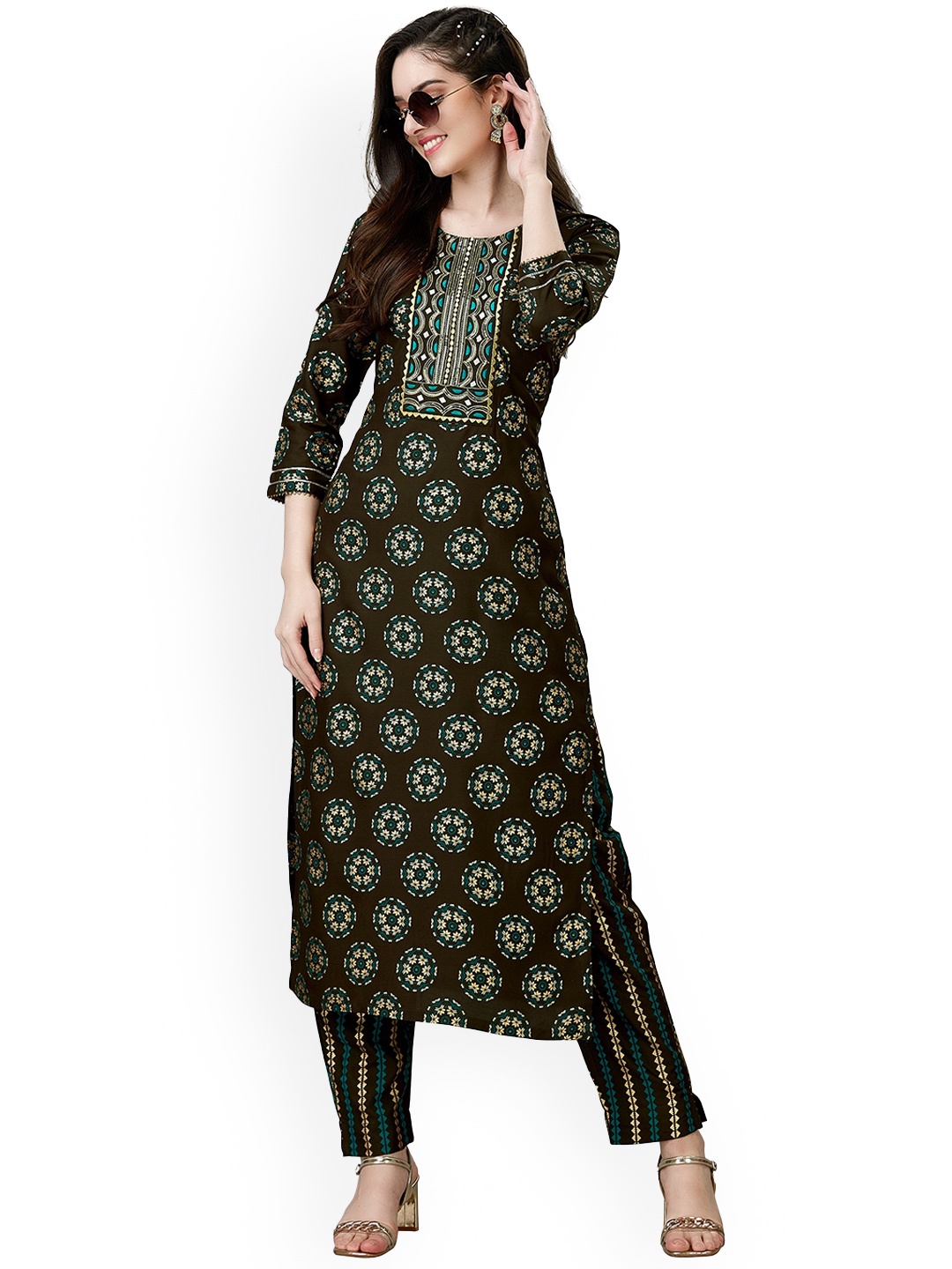 WILNERCROWN Floral Printed Regular Thread Work Round Neck Straight Kurta With Trouser, Coffee brown
WILNERCROWN Floral Printed Regular Thread Work Round Neck Straight Kurta With Trouser, Coffee brown