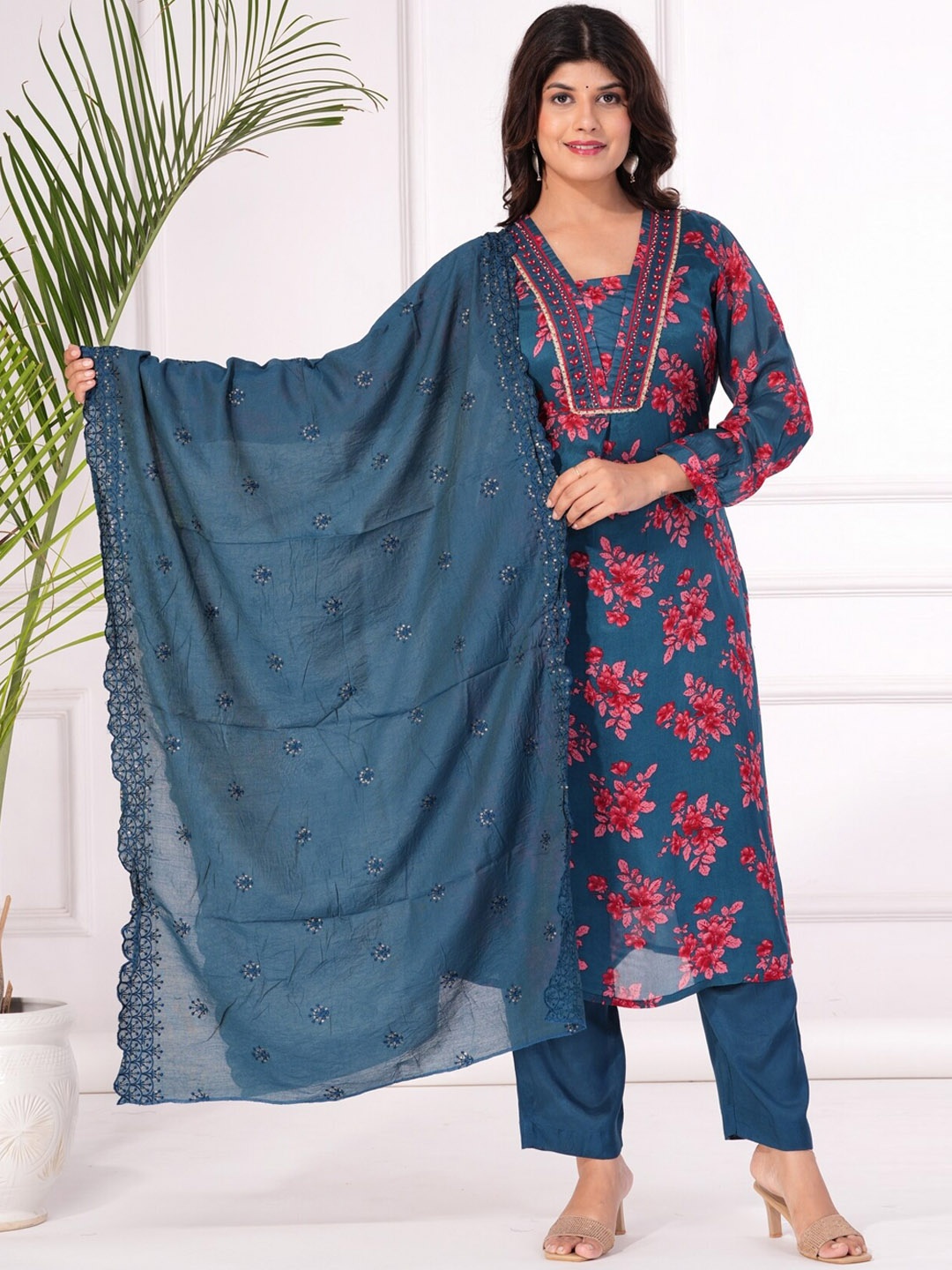 KALINI Floral Printed Regular Beads and Stones Straight Kurta with Trousers & Dupatta, Blue
KALINI Floral Printed Regular Beads and Stones Straight Kurta with Trousers & Dupatta, Blue