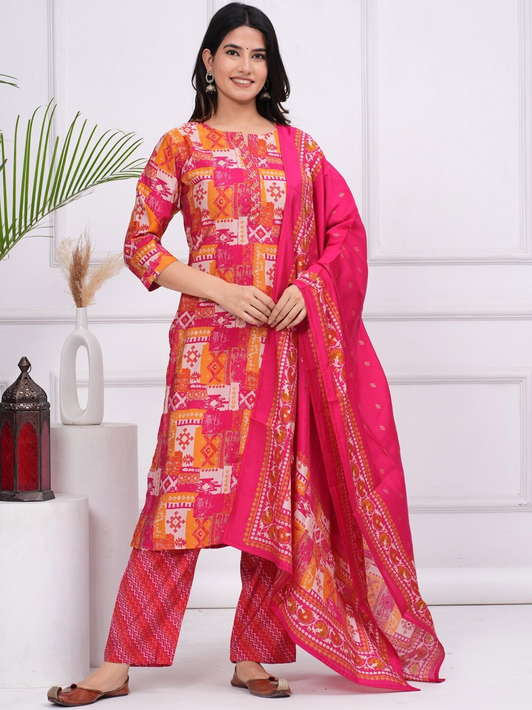 KALINI Printed Regular Beads and Stones Pure Silk Kurta with Trousers & Dupatta, Pink
KALINI Printed Regular Beads and Stones Pure Silk Kurta with Trousers & Dupatta, Pink