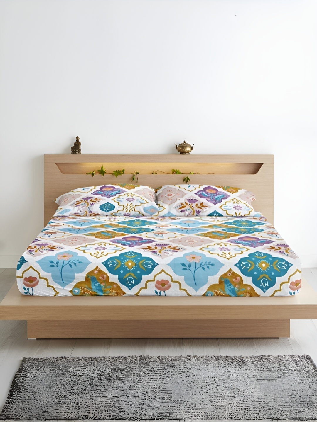 Aurave White Floral Printed Microfiber 210 TC Fitted King Bedsheet with 2 Pillow Covers
Aurave White Floral Printed Microfiber 210 TC Fitted King Bedsheet with 2 Pillow Covers