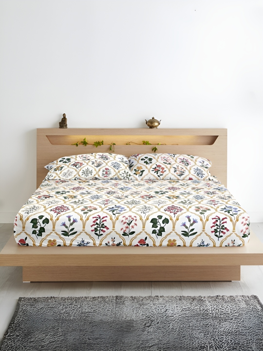 Aurave White & Red Floral Microfiber 210 TC Fitted Queen Bedsheet With 2 Pillow Covers
Aurave White & Red Floral Microfiber 210 TC Fitted Queen Bedsheet With 2 Pillow Covers