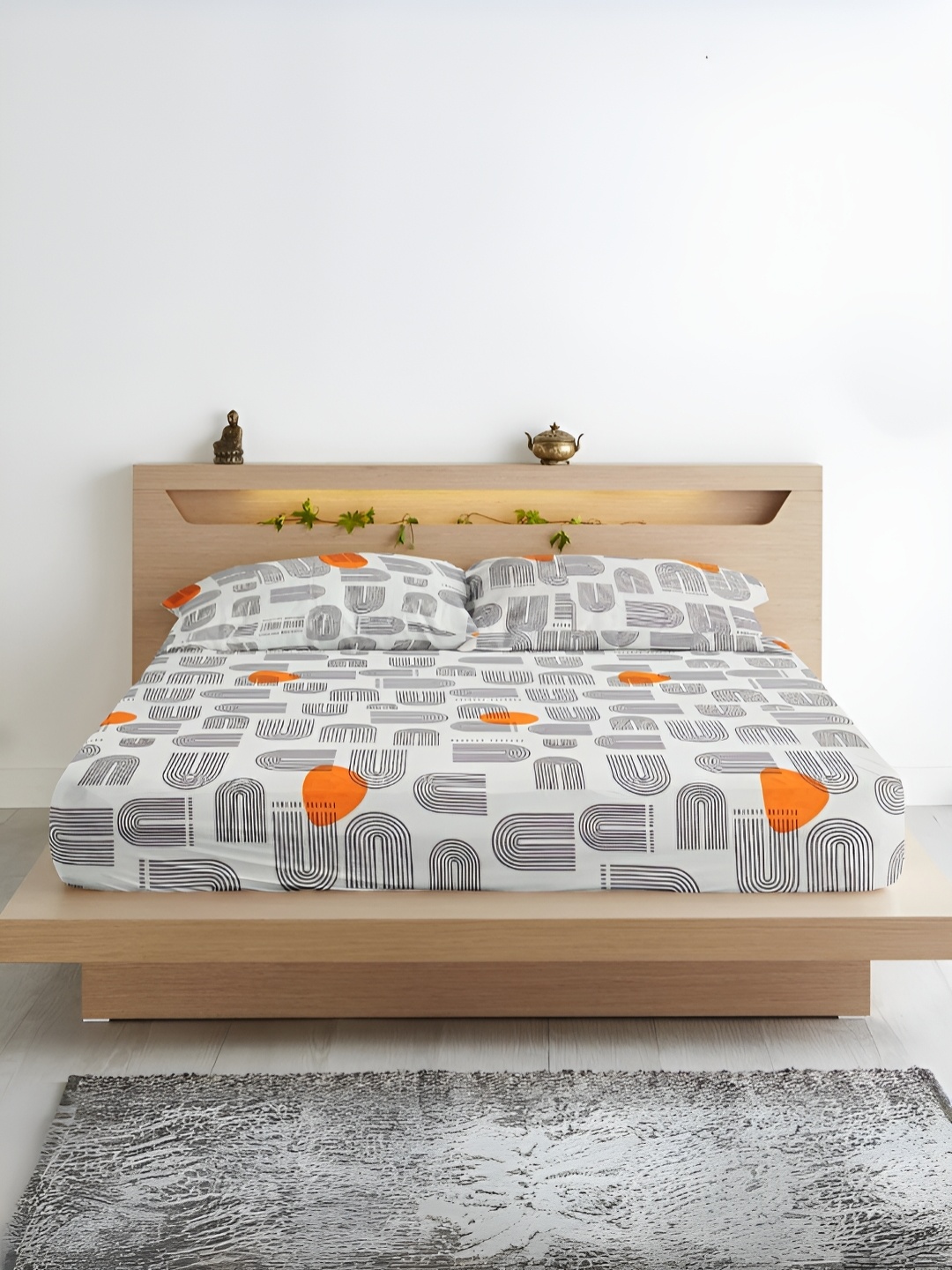 Aurave Grey & White Abstract Microfiber Fitted 210 TC Queen Bedsheet with 2 Pillow Covers
Aurave Grey & White Abstract Microfiber Fitted 210 TC Queen Bedsheet with 2 Pillow Covers