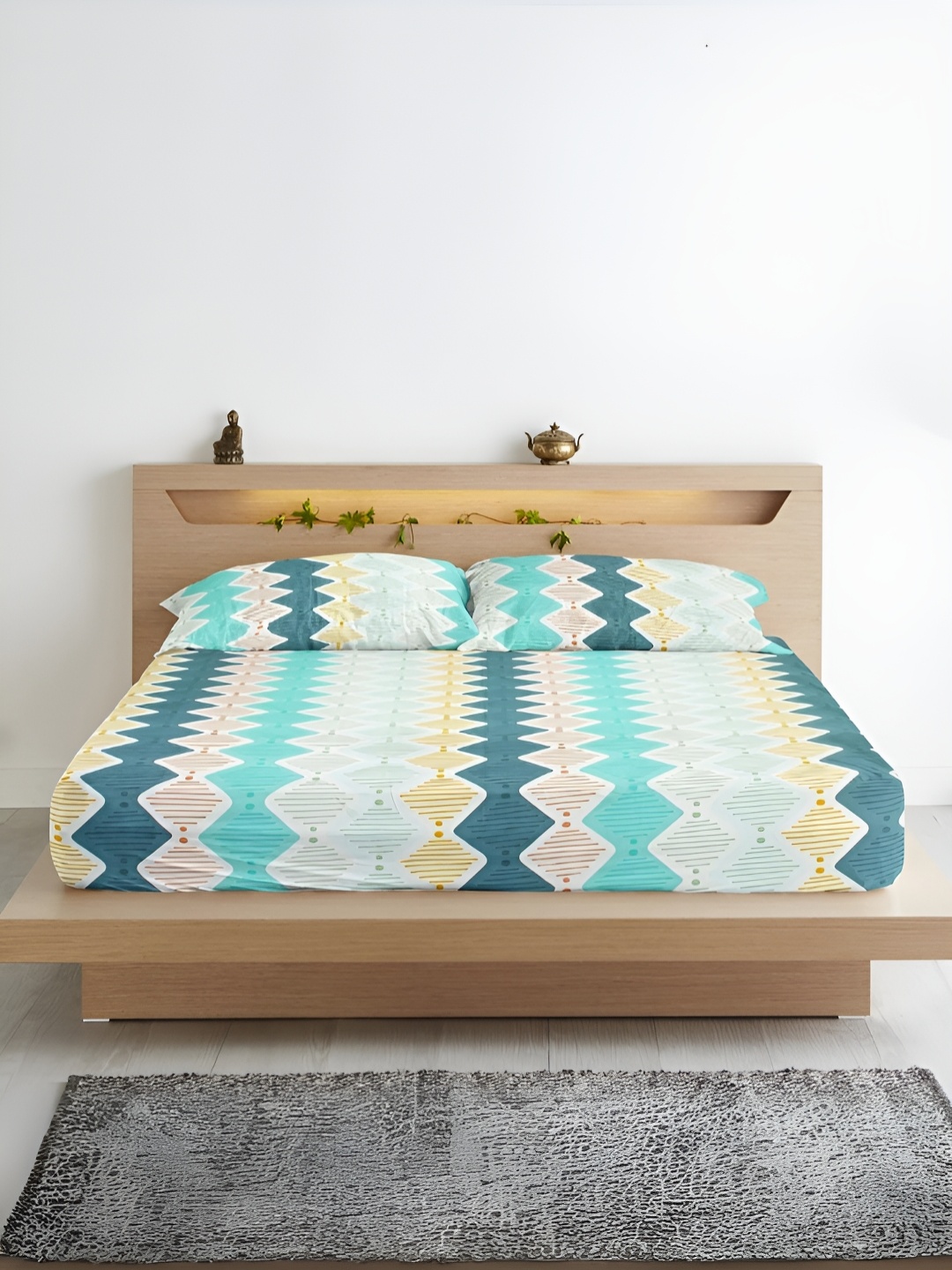 Aurave White & Blue Geometric Microfiber 210 TC Fitted King Bedsheet With 2 Pillow Covers
Aurave White & Blue Geometric Microfiber 210 TC Fitted King Bedsheet With 2 Pillow Covers