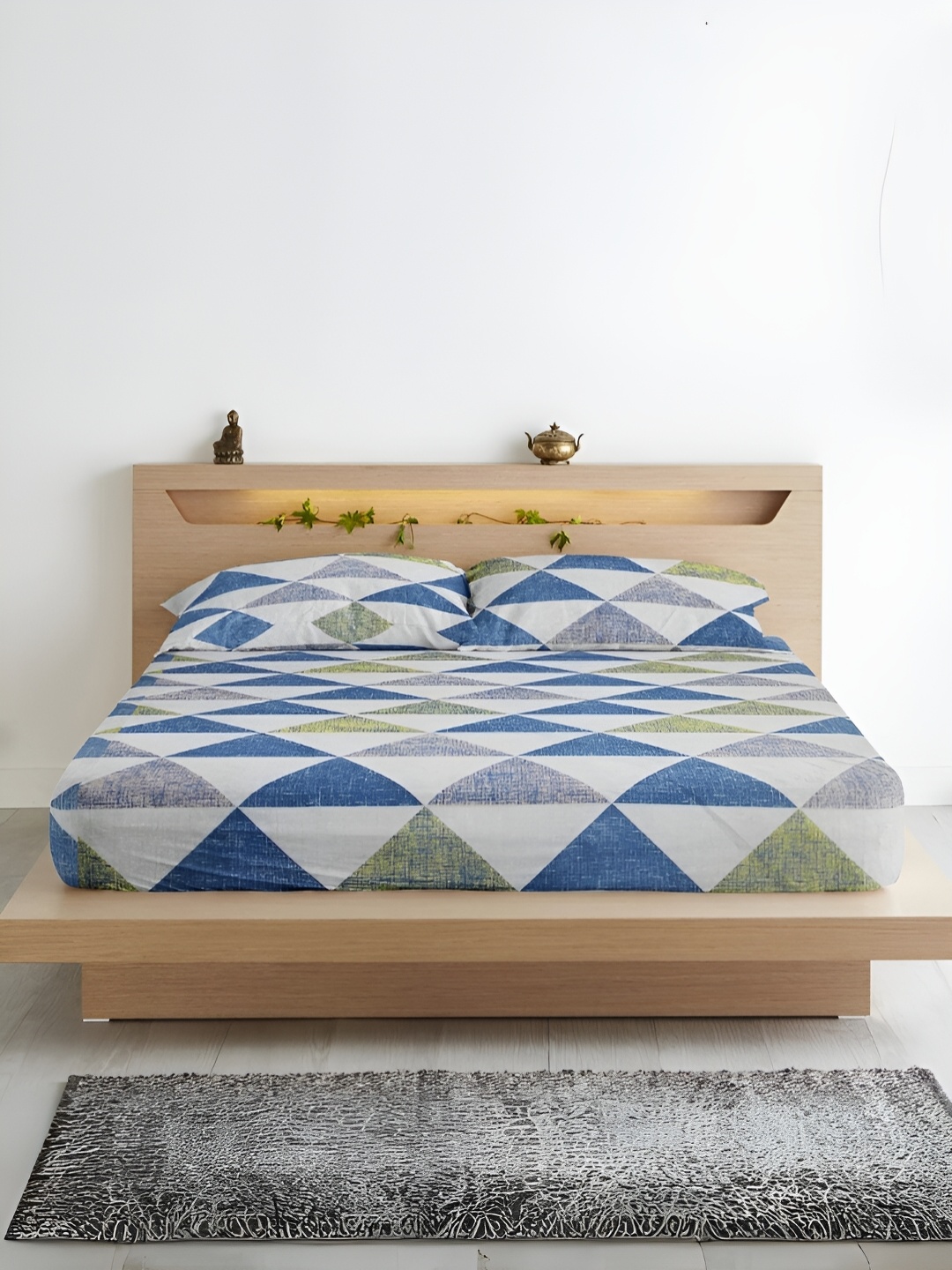 Aurave Blue & Green Geometric Microfiber 210 TC Fitted King Bedsheet With 2 Pillow Covers
Aurave Blue & Green Geometric Microfiber 210 TC Fitted King Bedsheet With 2 Pillow Covers