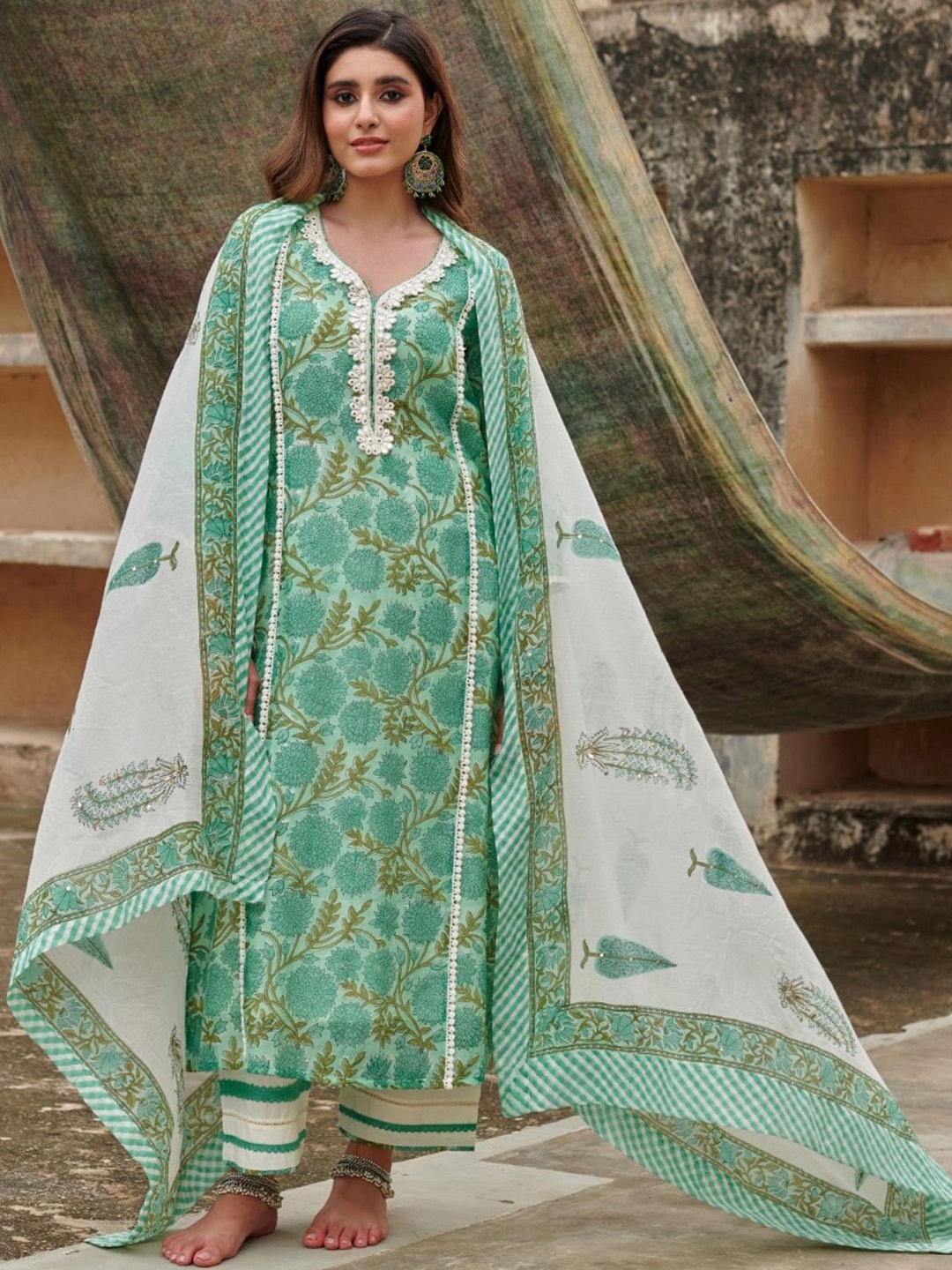 KARAJ JAIPUR Floral Printed V-Neck Three-Quarter Sleeves Chanderi Silk Kurta Set, Sea green
KARAJ JAIPUR Floral Printed V-Neck Three-Quarter Sleeves Chanderi Silk Kurta Set, Sea green