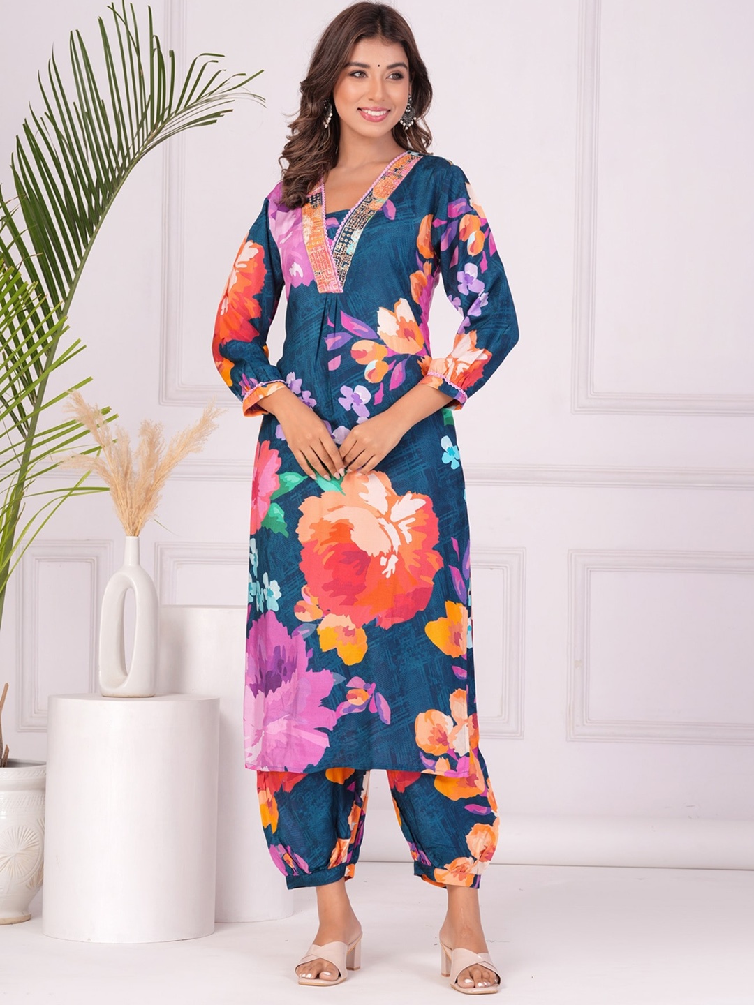 KALINI V-Neck Ethnic Motifs Printed Regular Beads and Stones Pure Silk Kurta with Trousers, Blue
KALINI V-Neck Ethnic Motifs Printed Regular Beads and Stones Pure Silk Kurta with Trousers, Blue