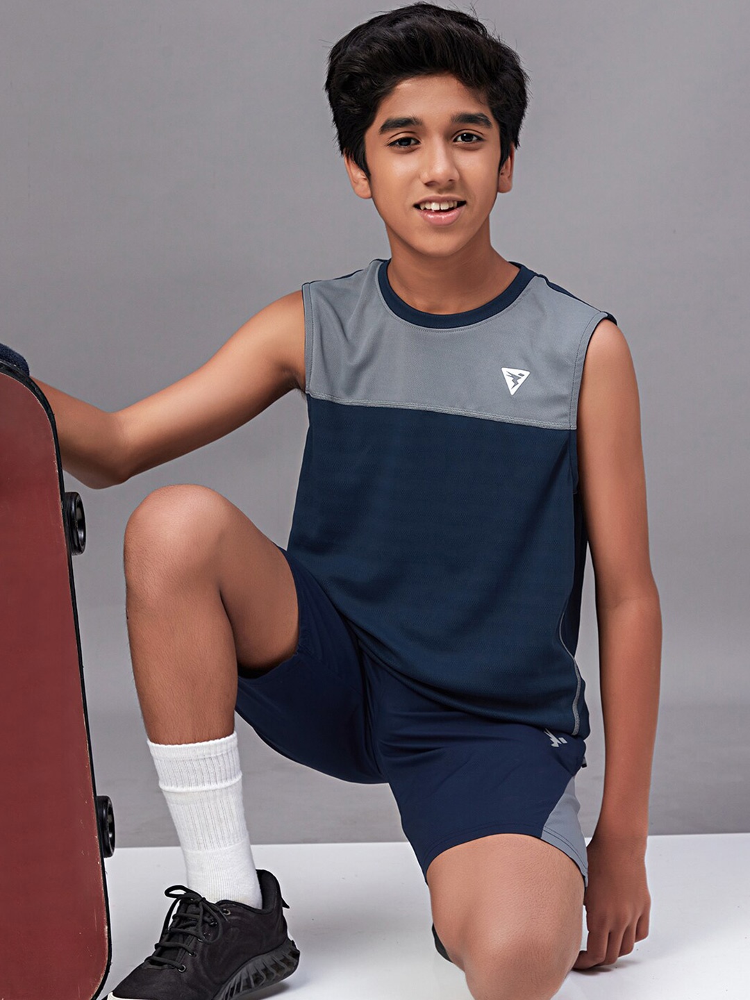 Technosport Boys SS'24 Colourblocked Sleeveless Moisture Wicking Slim Fit T-shirt, Blue
Technosport Boys SS'24 Colourblocked Sleeveless Moisture Wicking Slim Fit T-shirt, Blue