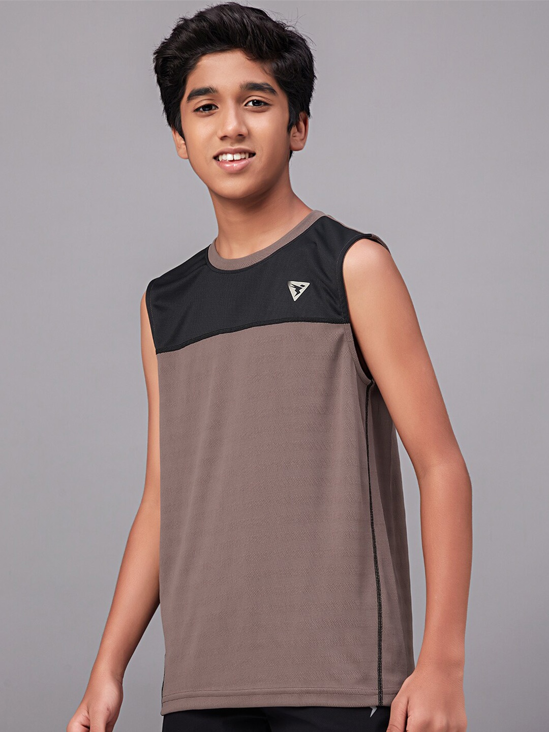 Technosport Boys SS'24 Colourblocked Sleeveless Moisture Wicking Slim Fit T-shirt, Brown
Technosport Boys SS'24 Colourblocked Sleeveless Moisture Wicking Slim Fit T-shirt, Brown