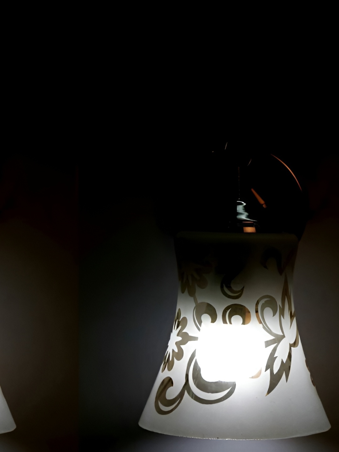 1ST TIME Gold-Toned & White 2 Pieces Printed Glass Traditional Frustum Shaped Wall Lamps
1ST TIME Gold-Toned & White 2 Pieces Printed Glass Traditional Frustum Shaped Wall Lamps