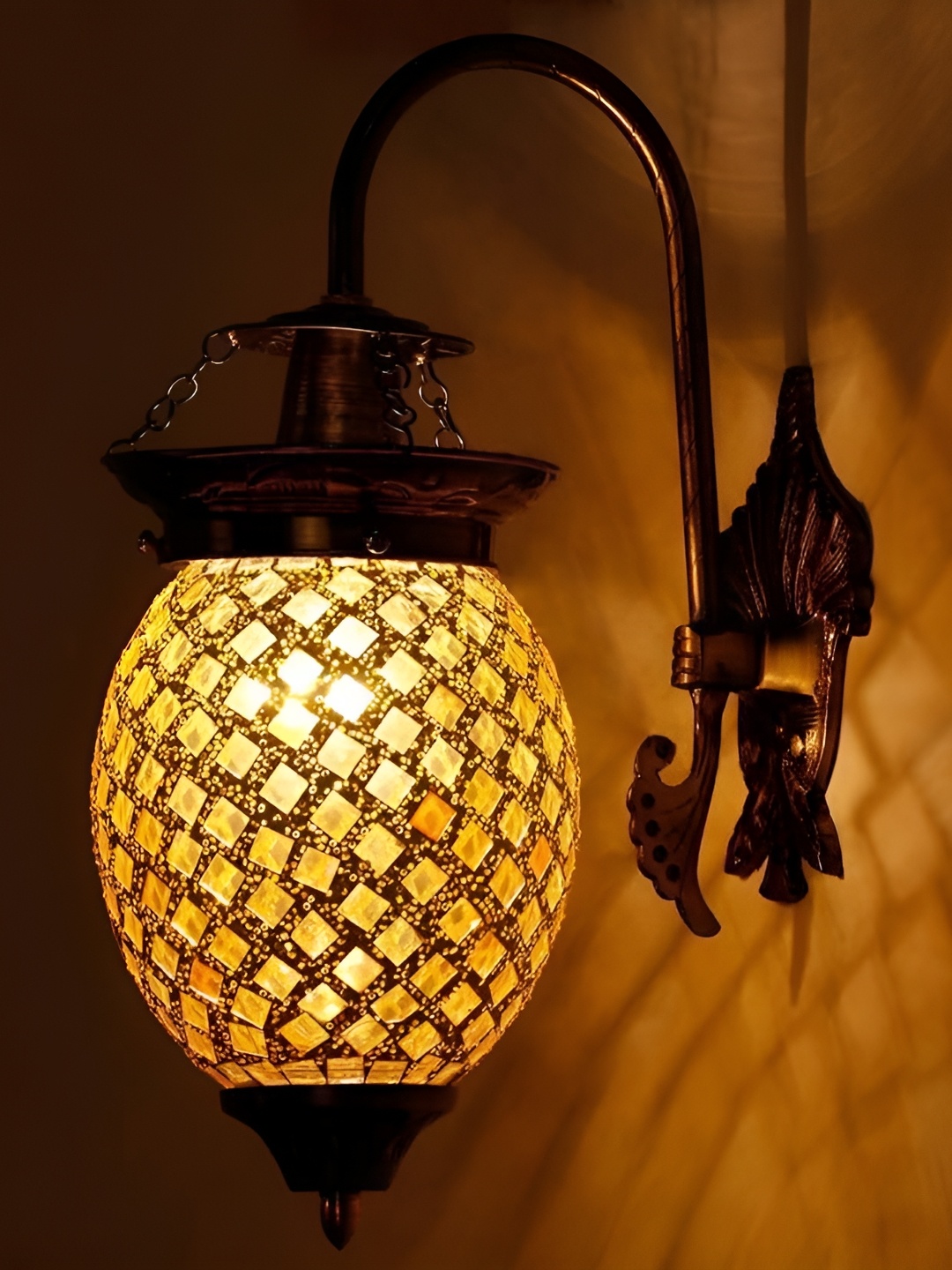 1ST TIME White & Gold-Toned Printed Glass Contemporary Spherical Shaped Wall Lamp
1ST TIME White & Gold-Toned Printed Glass Contemporary Spherical Shaped Wall Lamp
