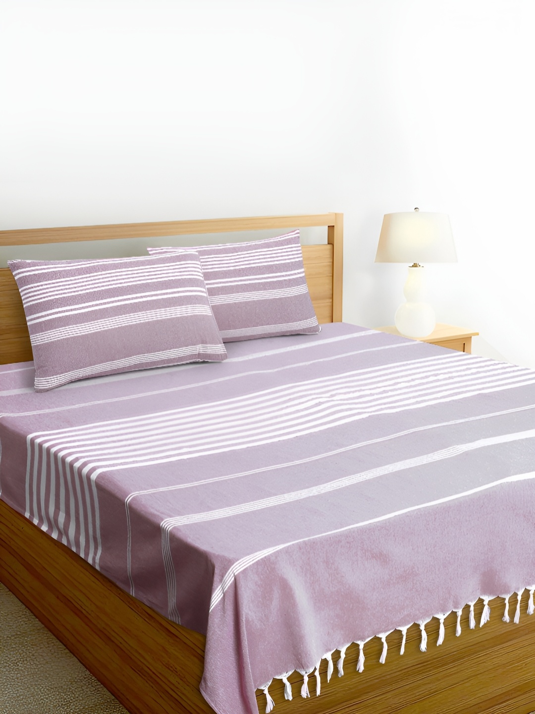 Aura Rose & White Striped Pure Handloom Cotton with Tassels Thick Yarn 180 TC King Bedsheet with 2 Pillow Covers Set
Aura Rose & White Striped Pure Handloom Cotton with Tassels Thick Yarn 180 TC King Bedsheet with 2 Pillow Covers Set