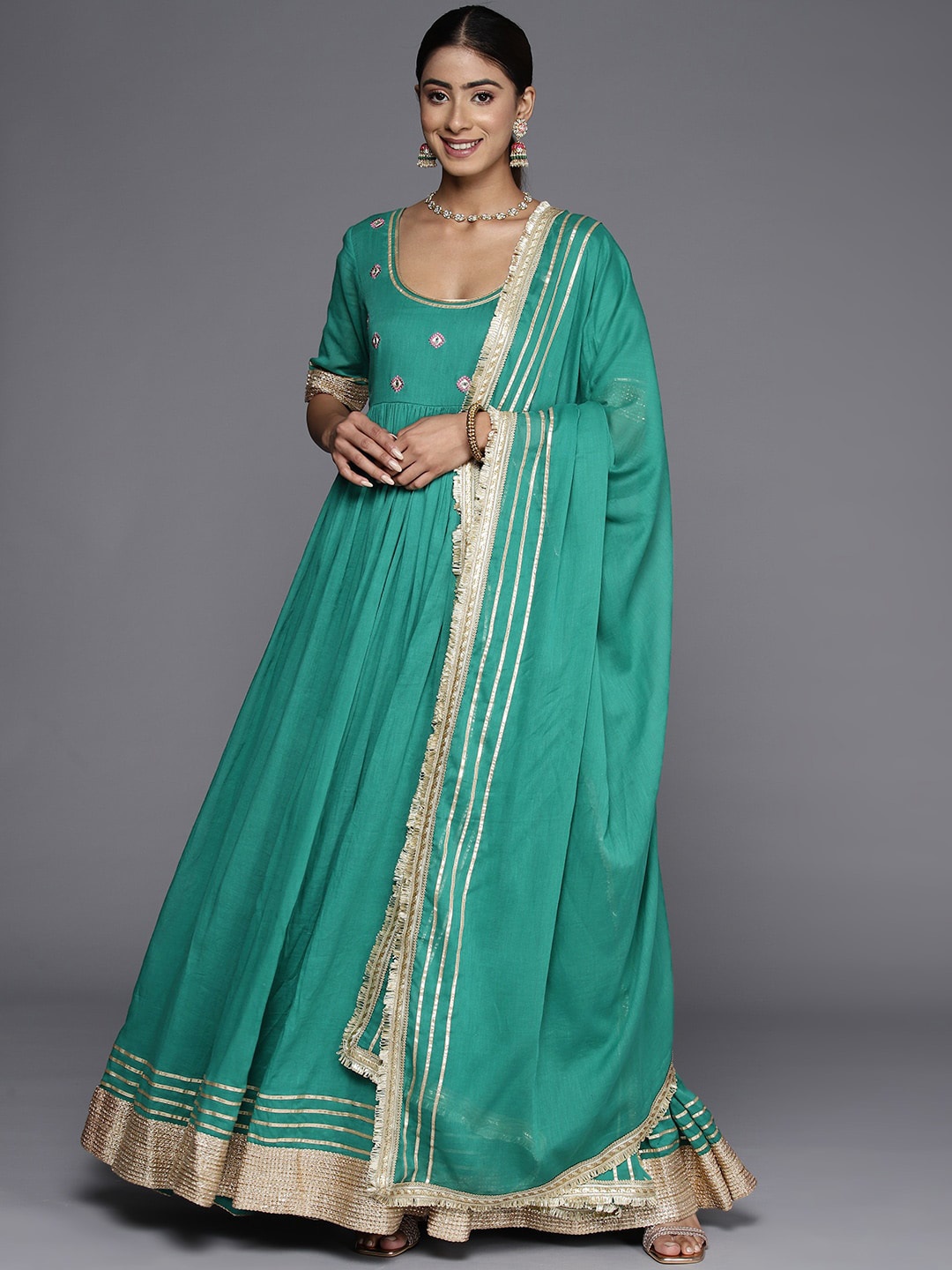 Mitera Floral Round Neck Short Sleeves Gotta Patti Anarkali Cotton Kurta, Green
Mitera Floral Round Neck Short Sleeves Gotta Patti Anarkali Cotton Kurta, Green