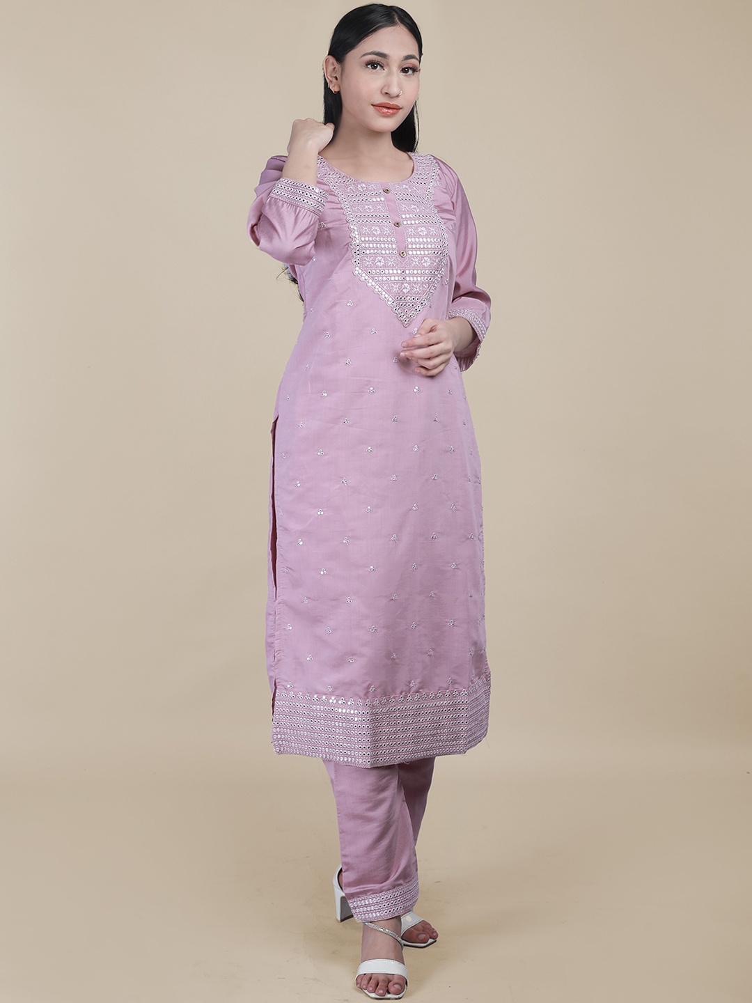MAAHI FABS Women Floral Embroidered Regular Kurta with Trousers & With Dupatta, Purple
MAAHI FABS Women Floral Embroidered Regular Kurta with Trousers & With Dupatta, Purple