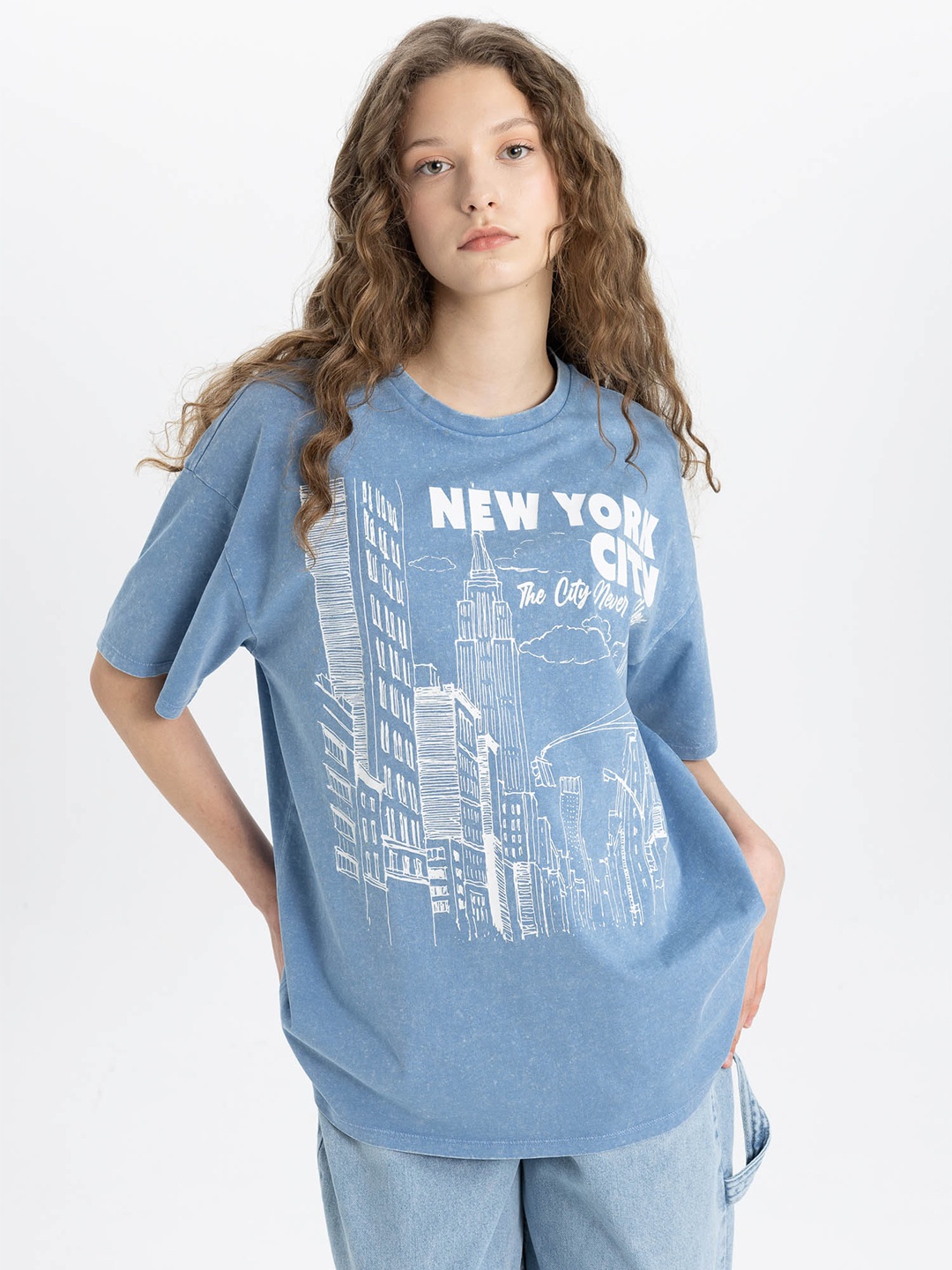 DeFacto Women Typography Printed Drop-Shoulder Sleeves Pure Cotton T-shirt, Blue
DeFacto Women Typography Printed Drop-Shoulder Sleeves Pure Cotton T-shirt, Blue