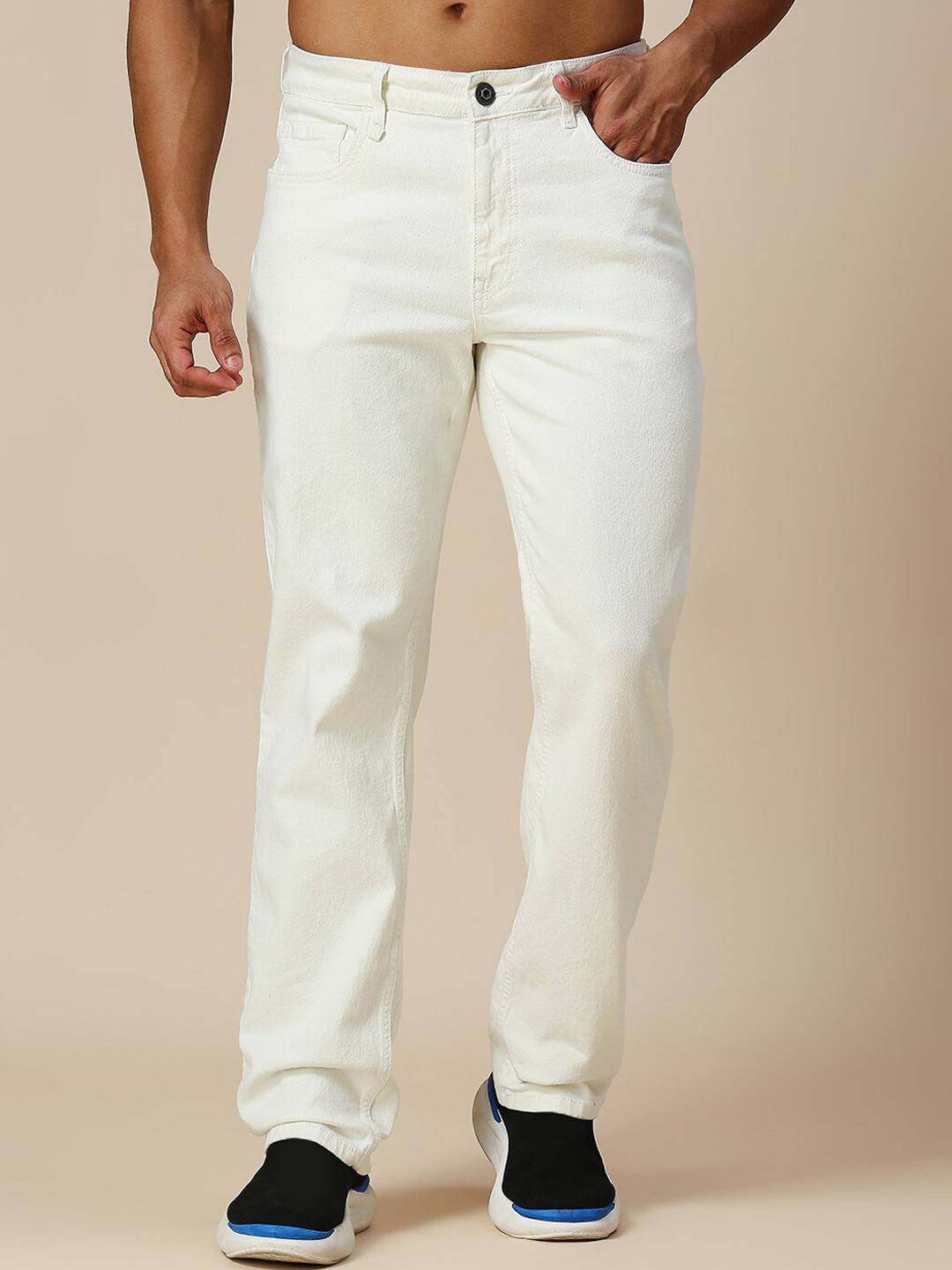 The Roadster Lifestyle Co. Men Off White Mid Rise Relaxed-Fit Light Fade Stretchable Jeans
The Roadster Lifestyle Co. Men Off White Mid Rise Relaxed-Fit Light Fade Stretchable Jeans